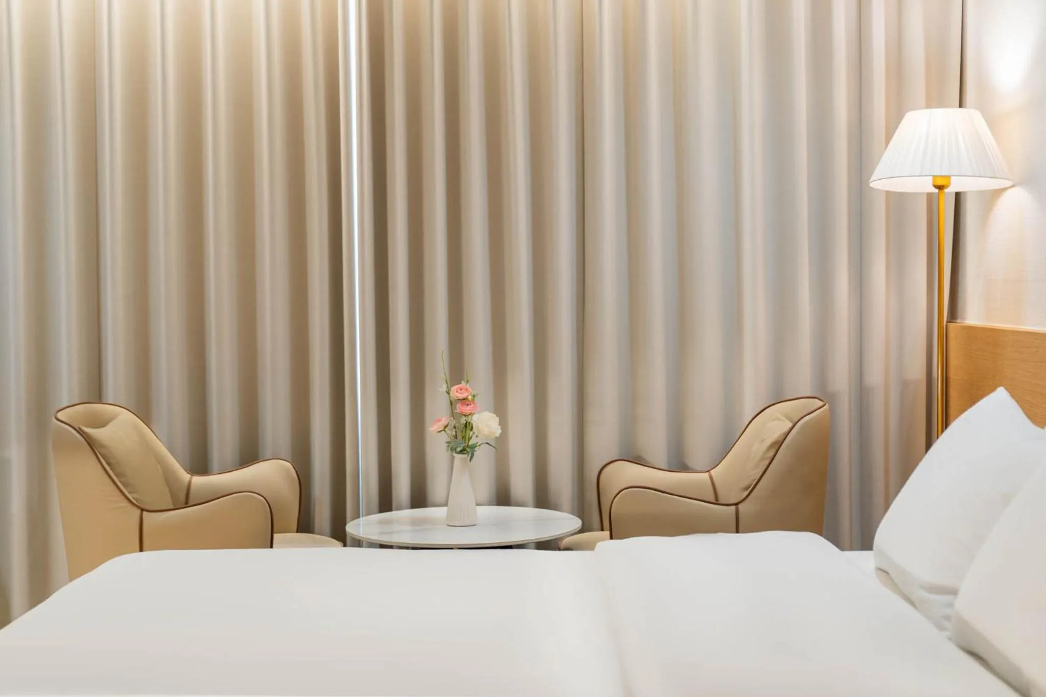 Bed in Benikea Hotel Bizinn