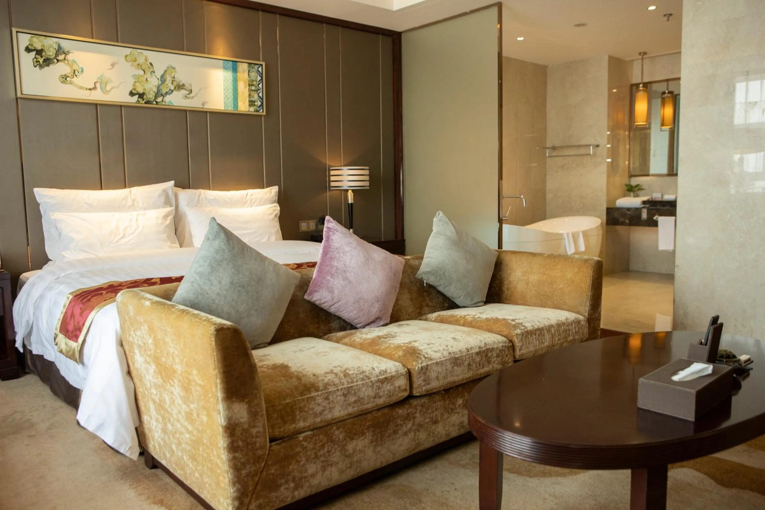 Bed in Tianhong Jinling Grand Hotel