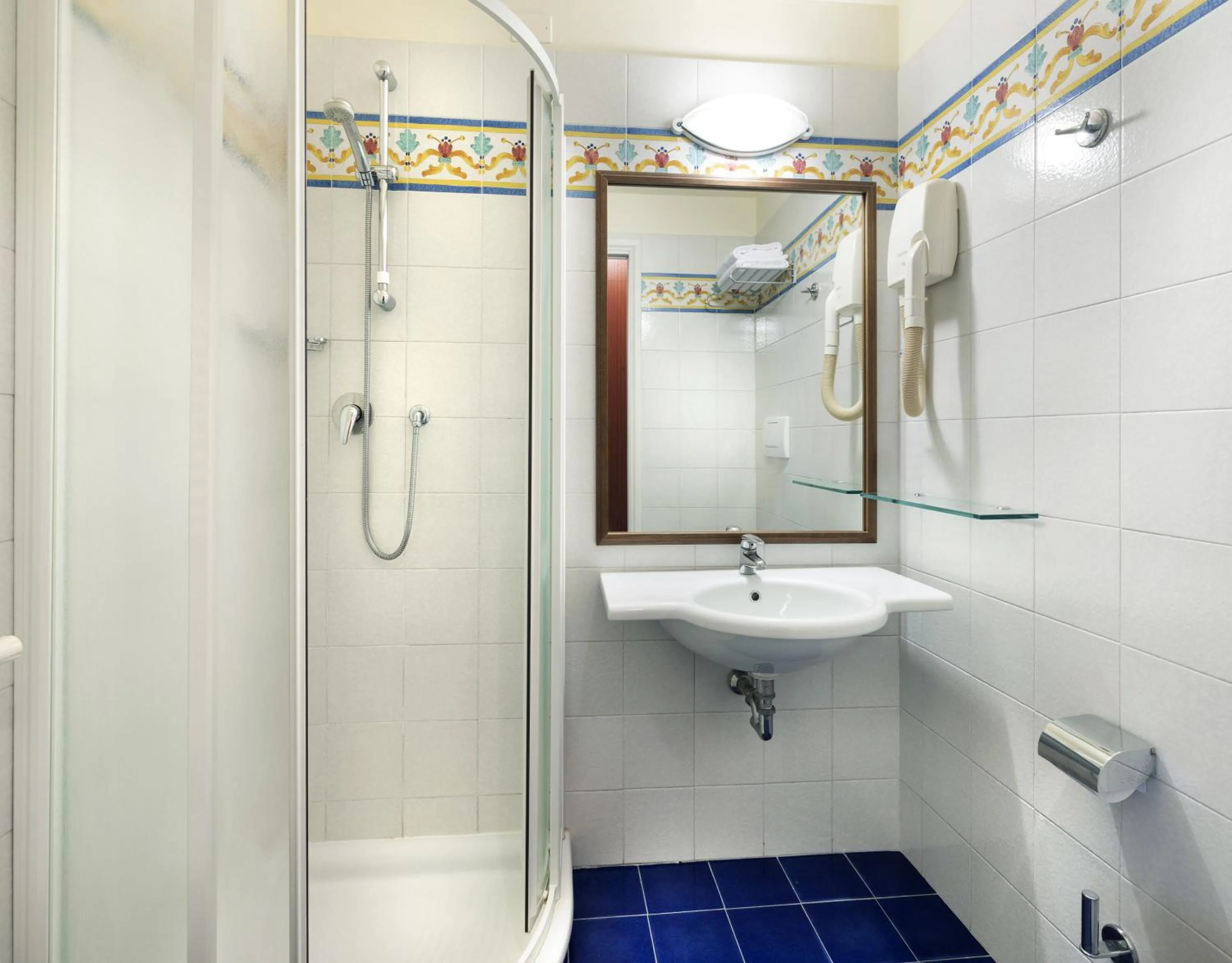 Shower in Hotel Bellevue Beach - sul mare