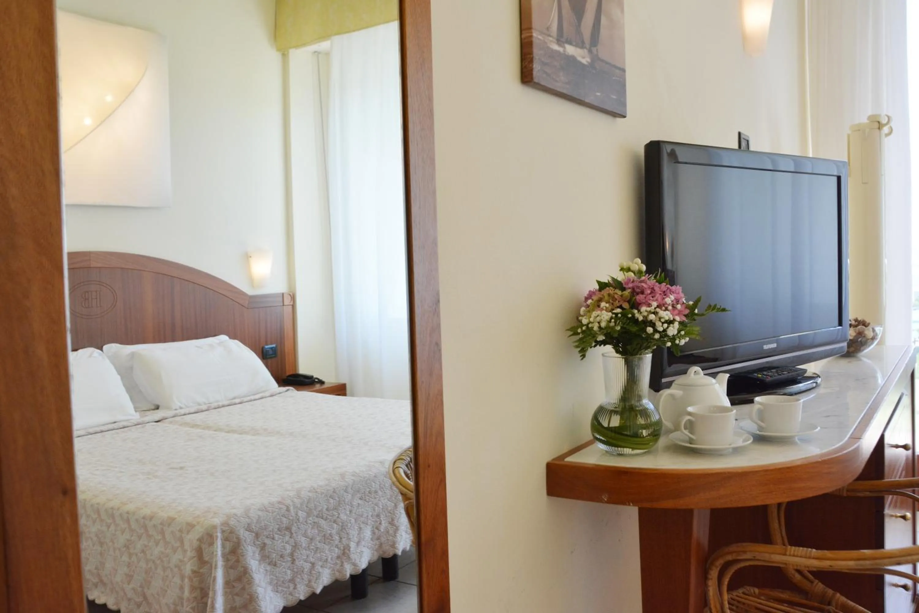 Photo of the whole room, Bed in Hotel Bellevue Beach - sul mare