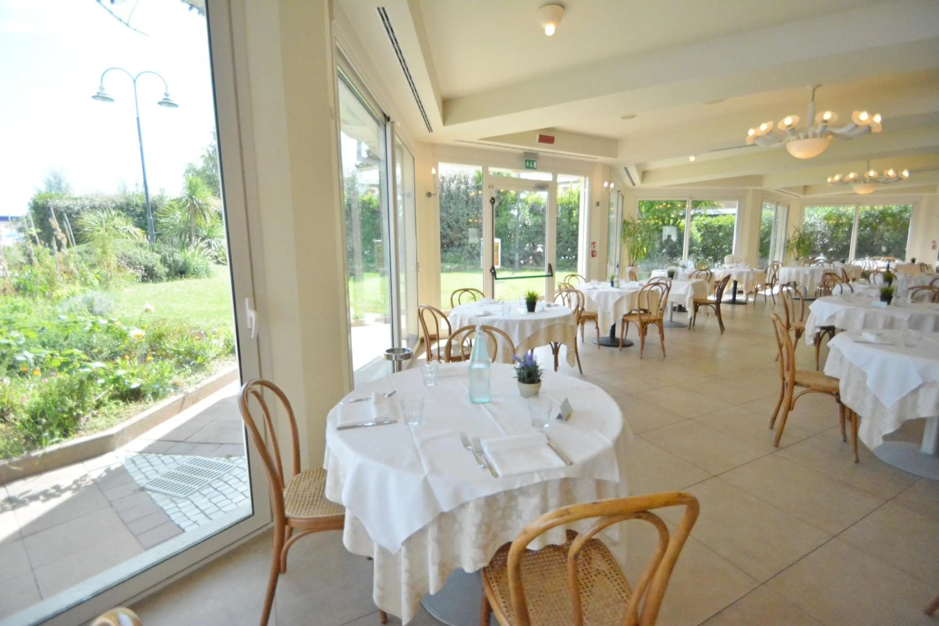 Restaurant/places to eat in Hotel Bellevue Beach - sul mare