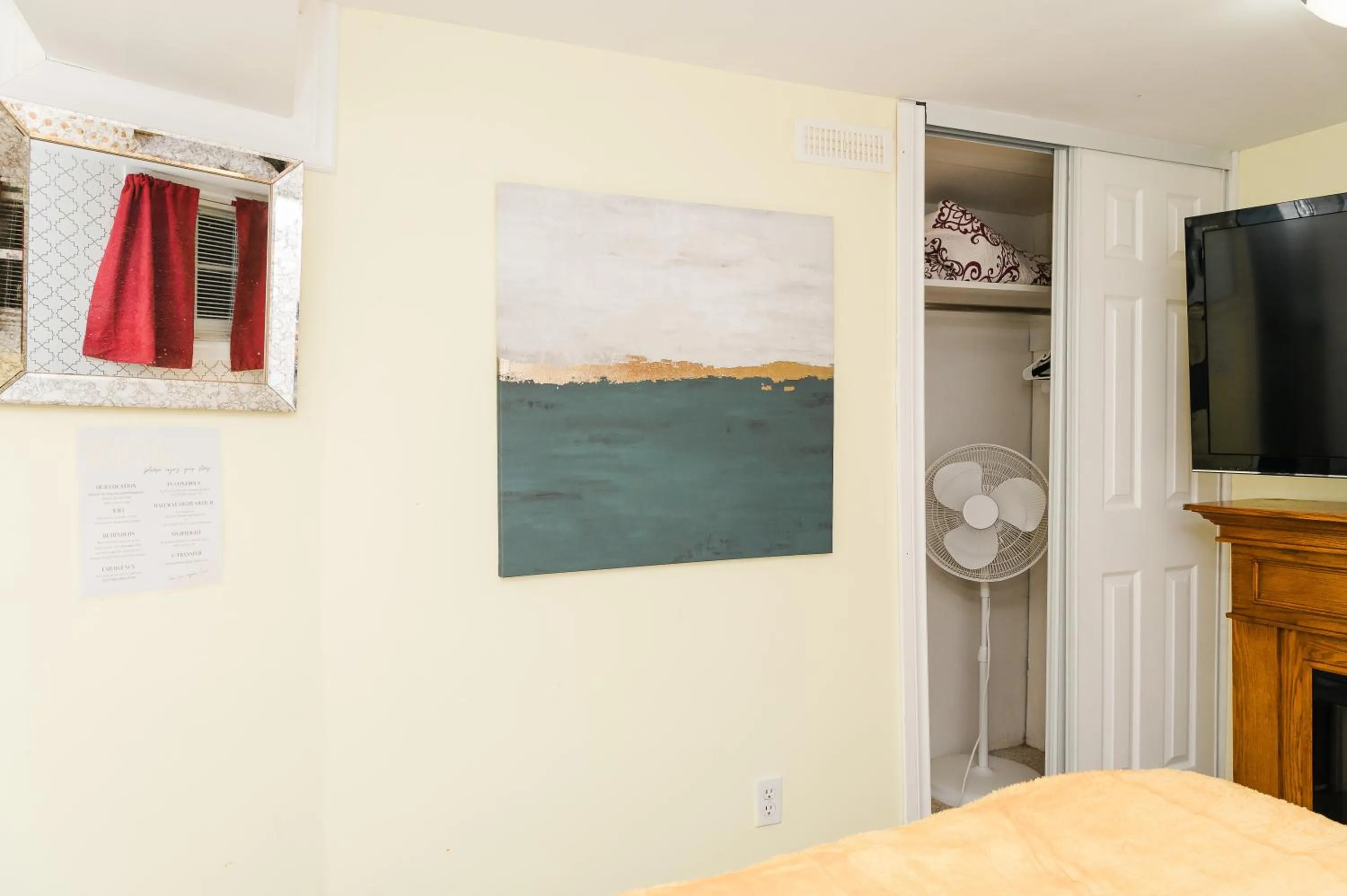 TV and multimedia in Quaint & Cozy Accommodation