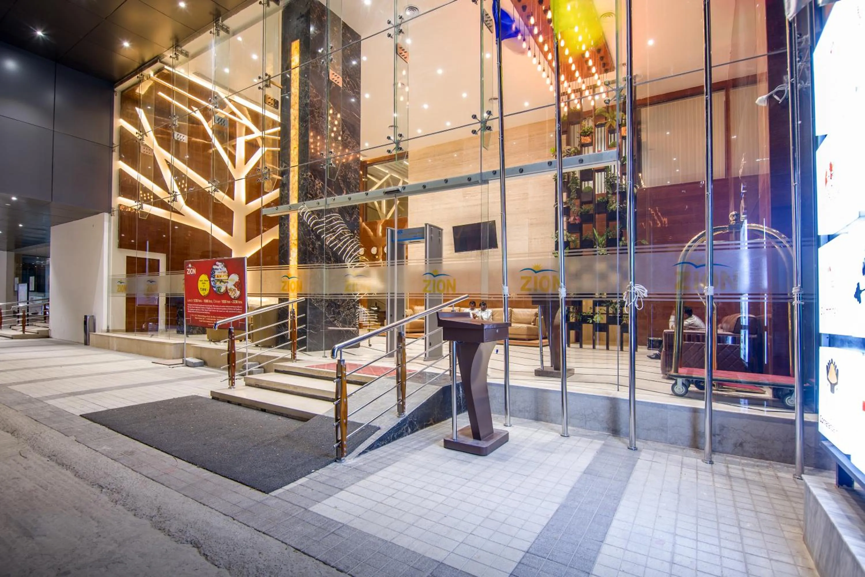 Facade/entrance in Zion - A Luxurious Hotel