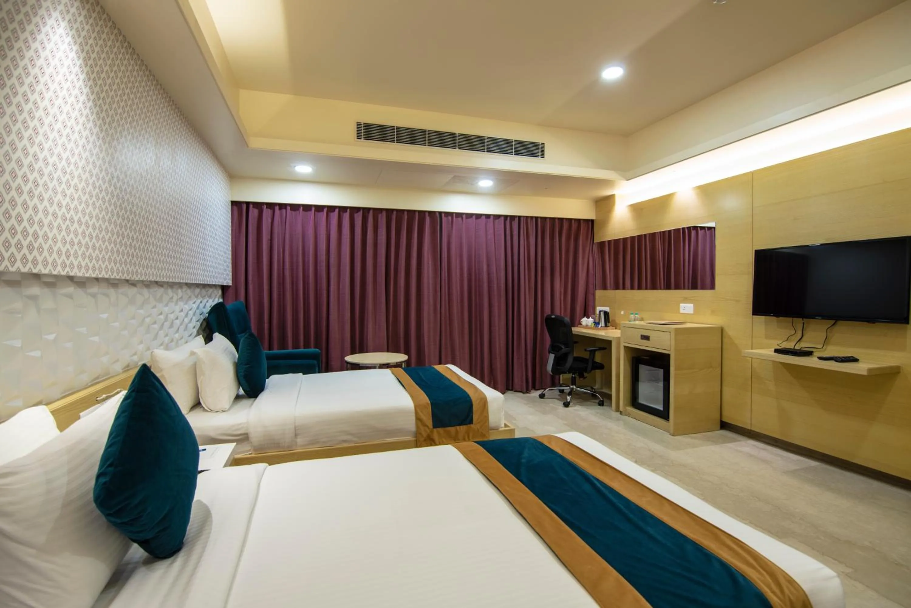 TV and multimedia, Bed in Zion - A Luxurious Hotel