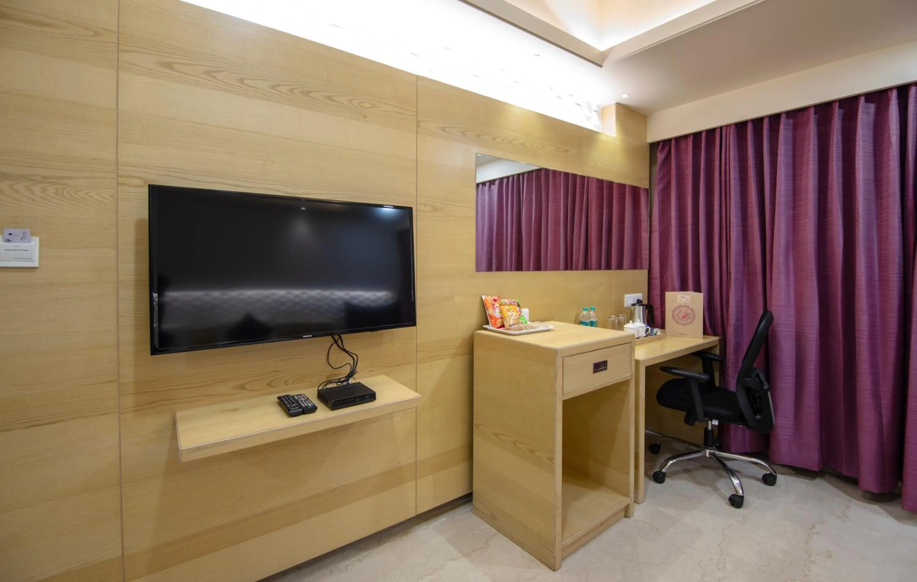 TV and multimedia in Zion - A Luxurious Hotel