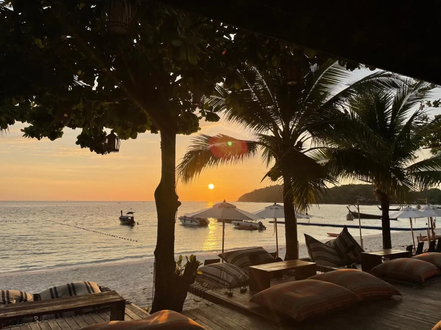 Restaurant/places to eat in Ananya Lipe Resort