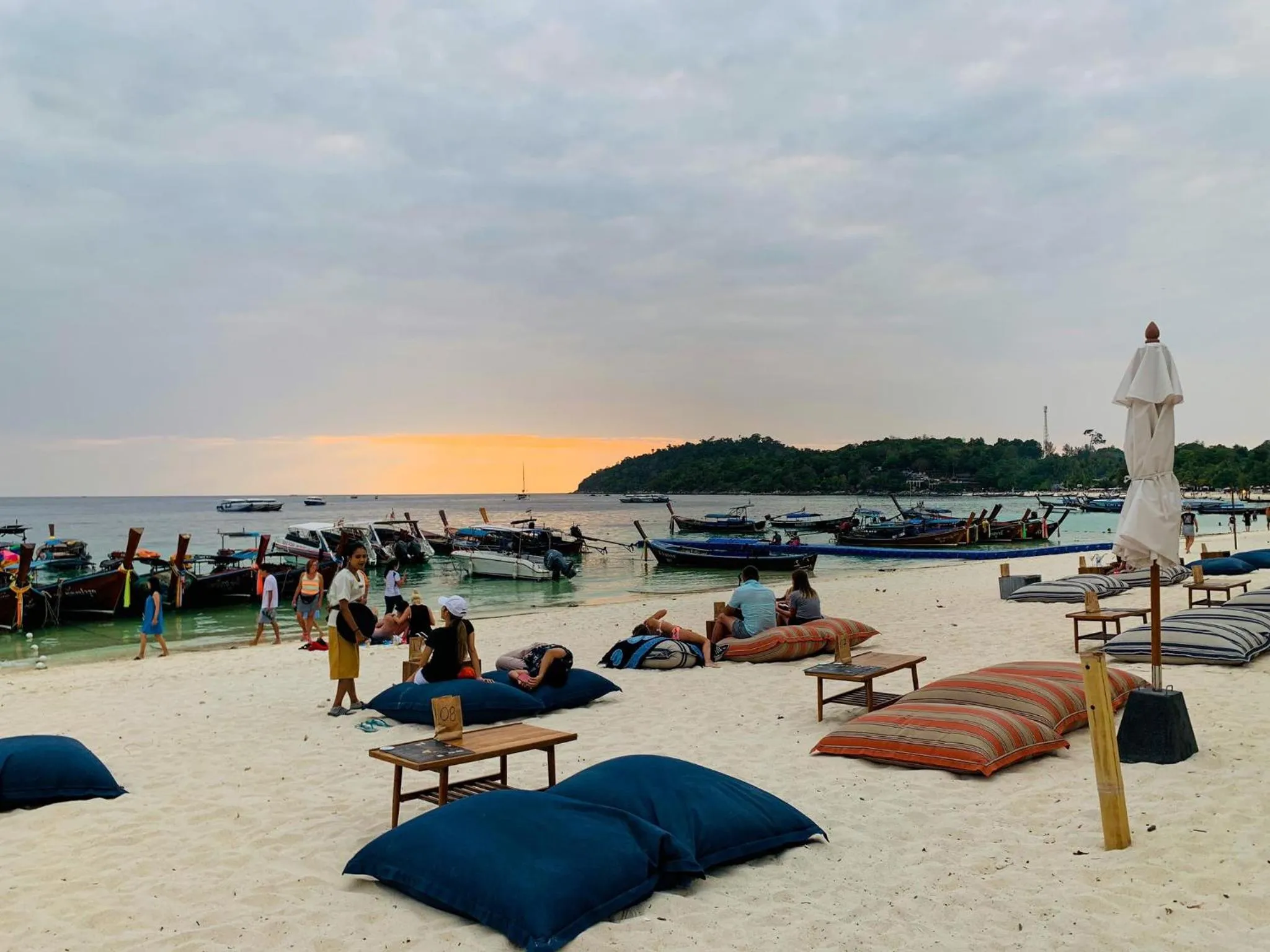 Restaurant/places to eat in Ananya Lipe Resort