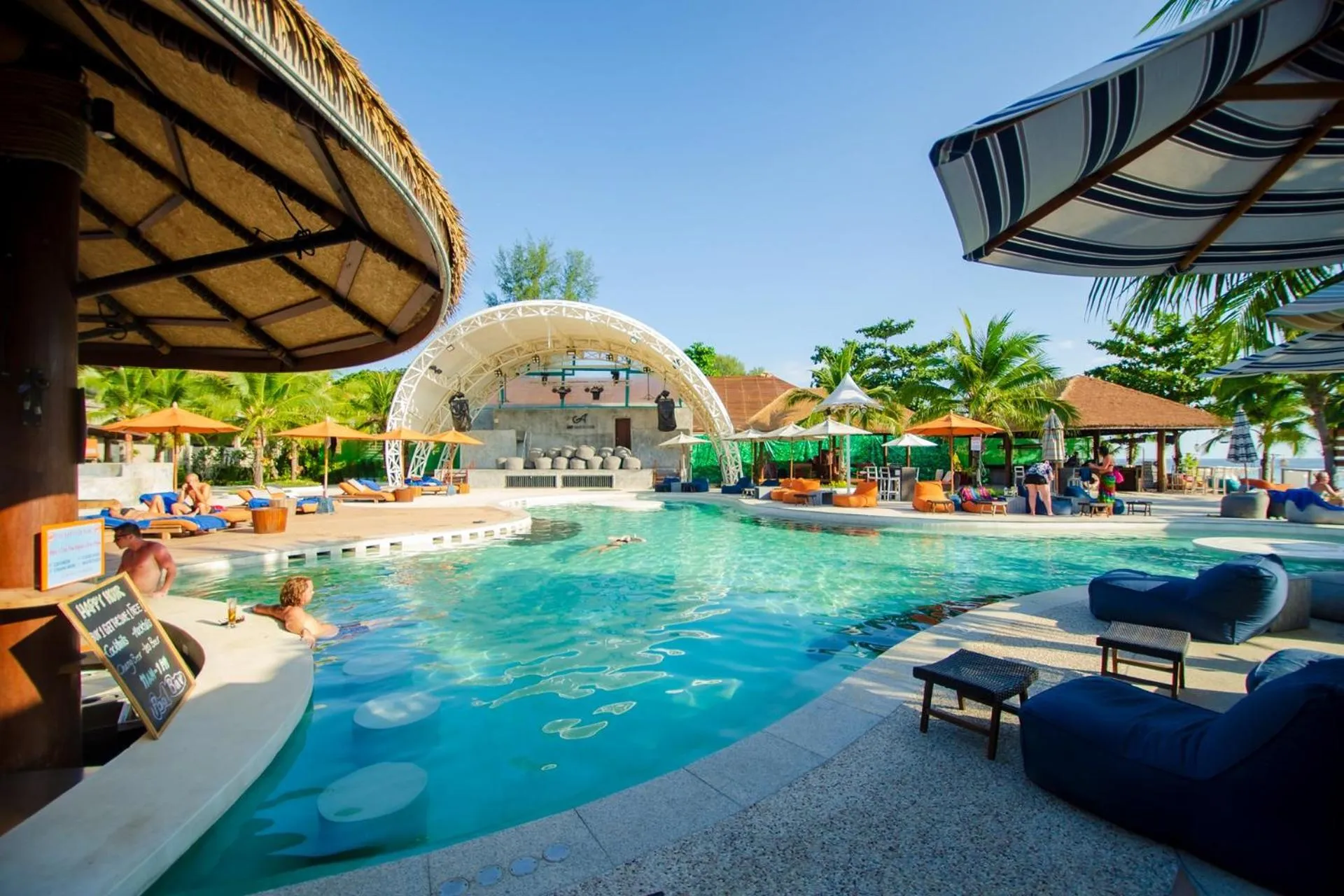 Lounge or bar in Ananya Lipe Resort