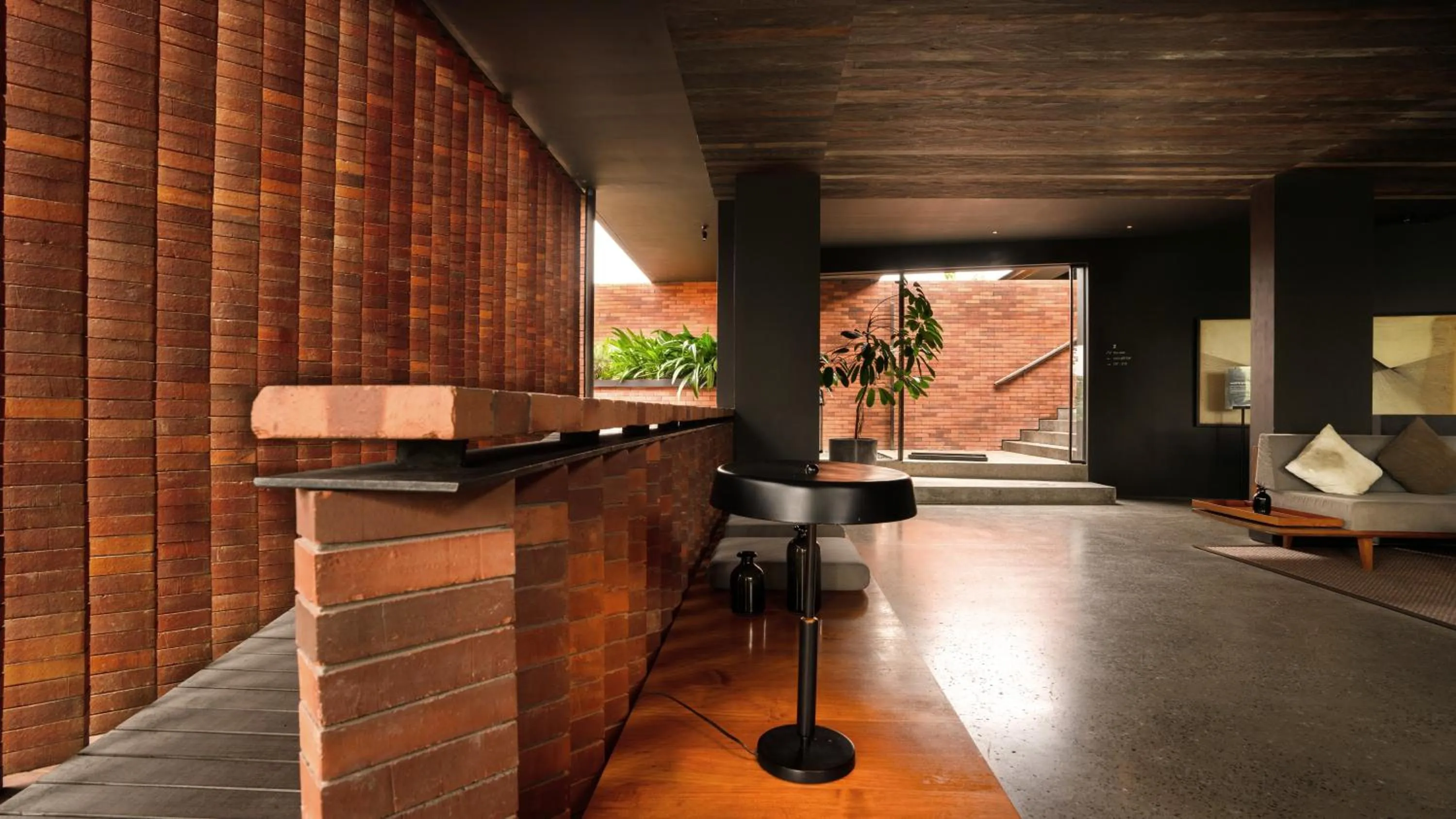 Facade/entrance in Titik Dua