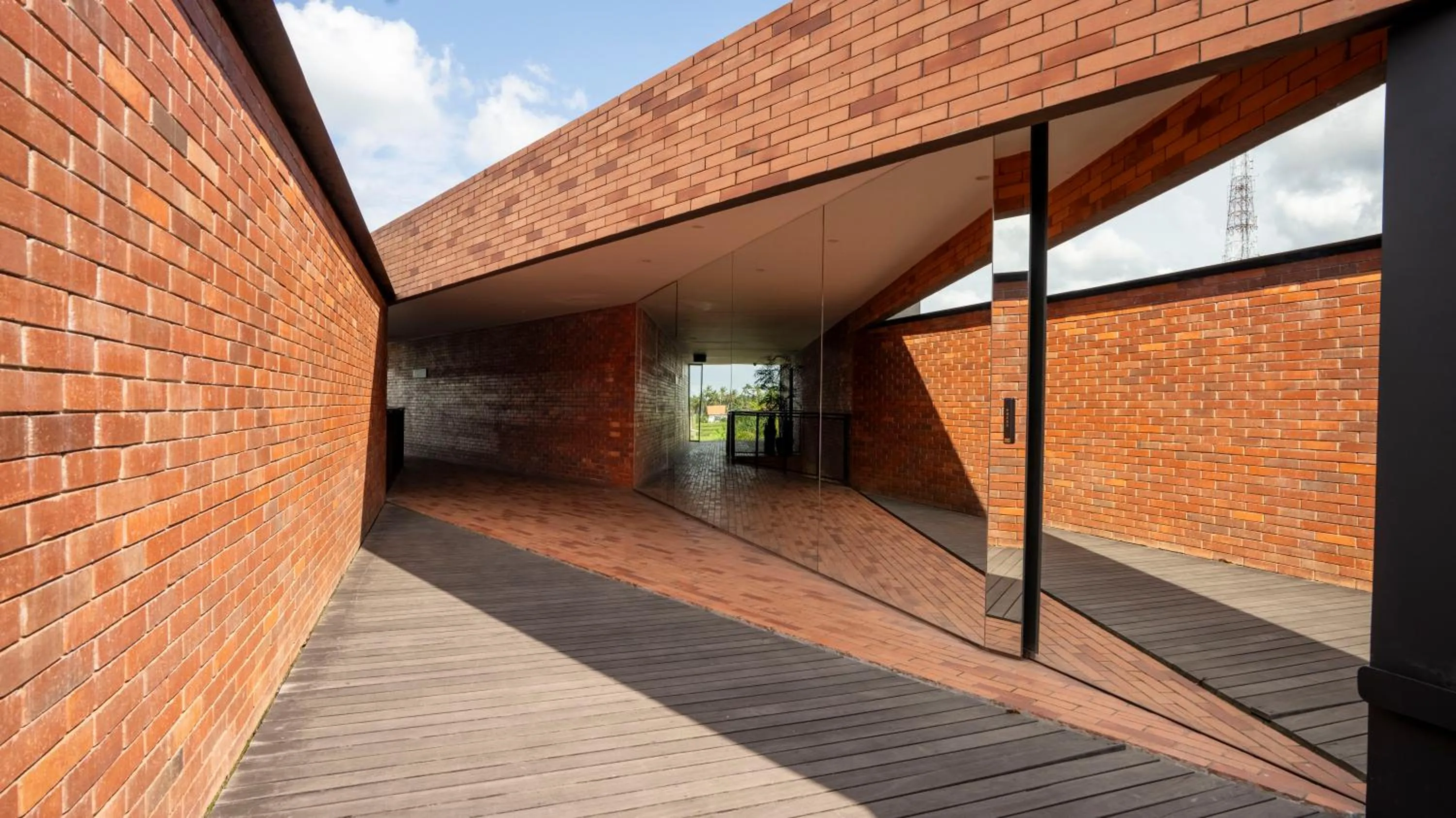 Facade/entrance in Titik Dua