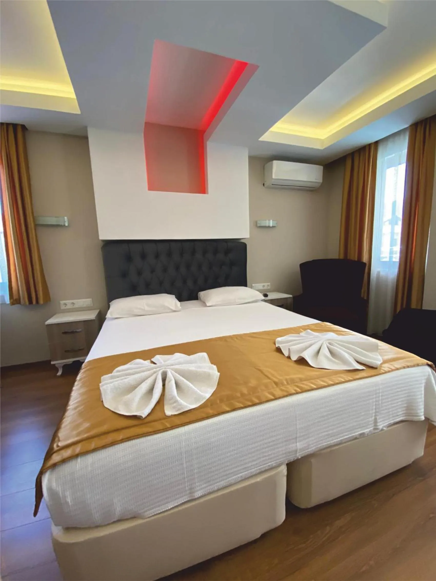 Bed in Arya Otel