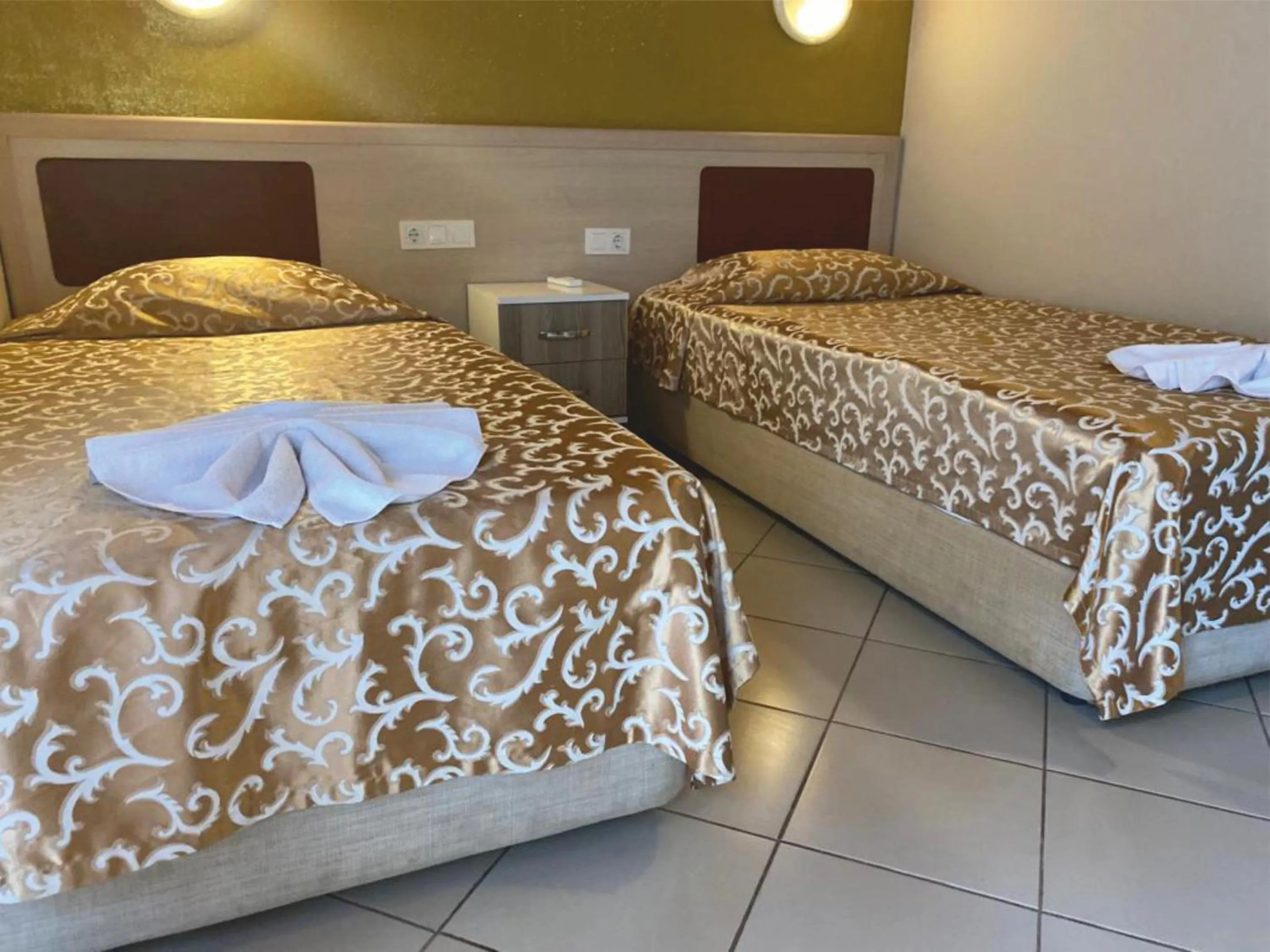Bed in Arya Otel