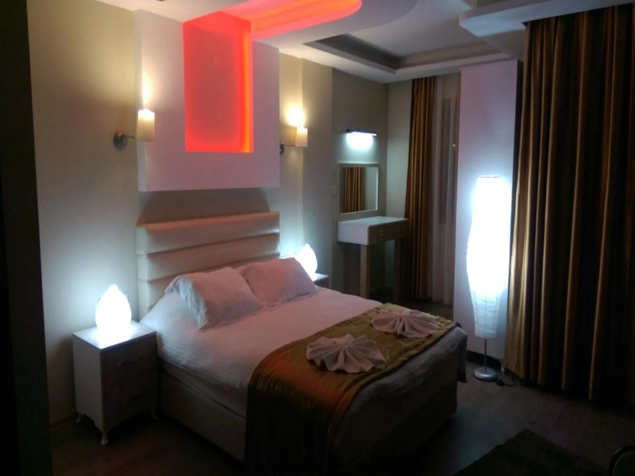 Bed in Arya Otel