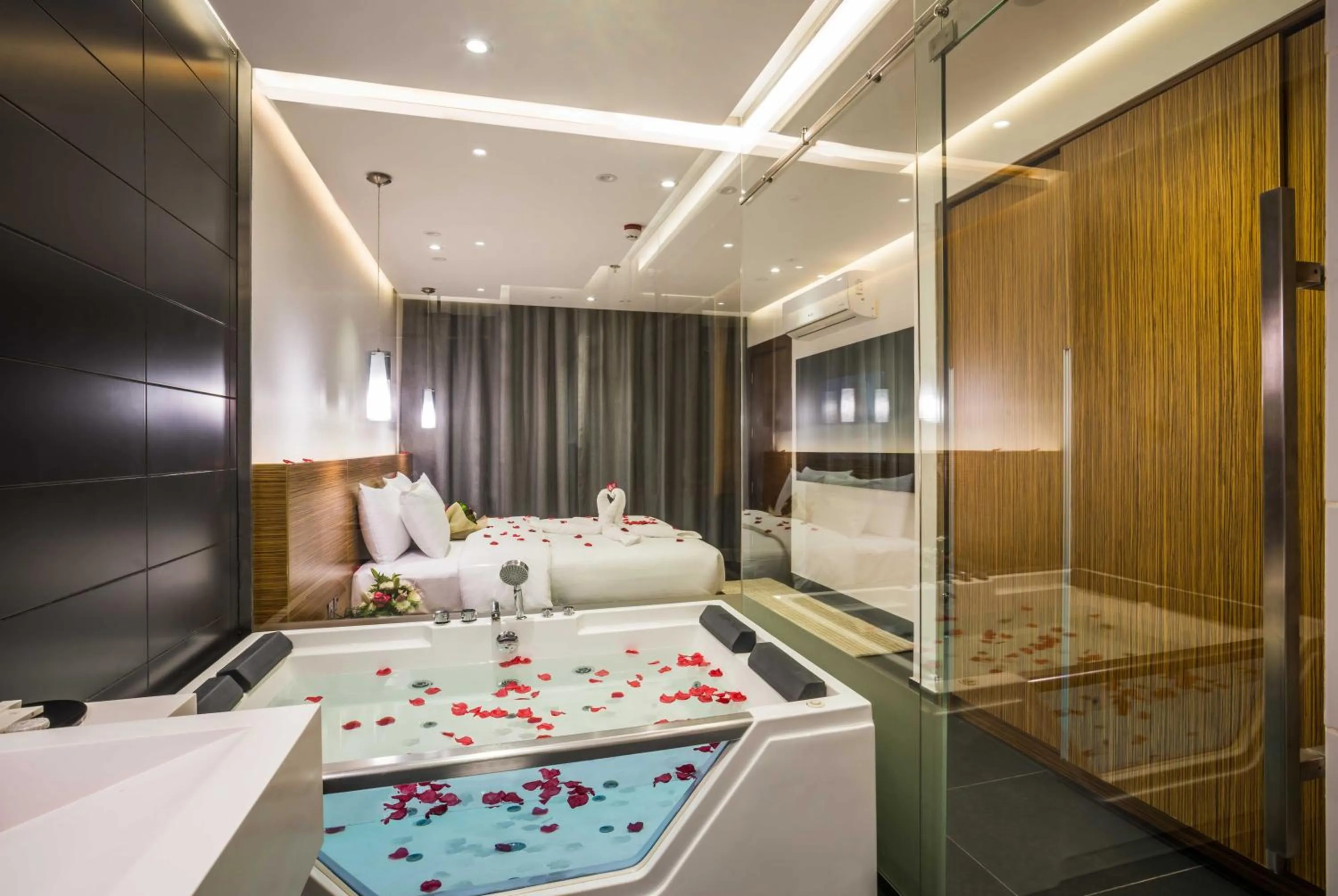 Photo of the whole room, Bed in Boudl Al Wadi