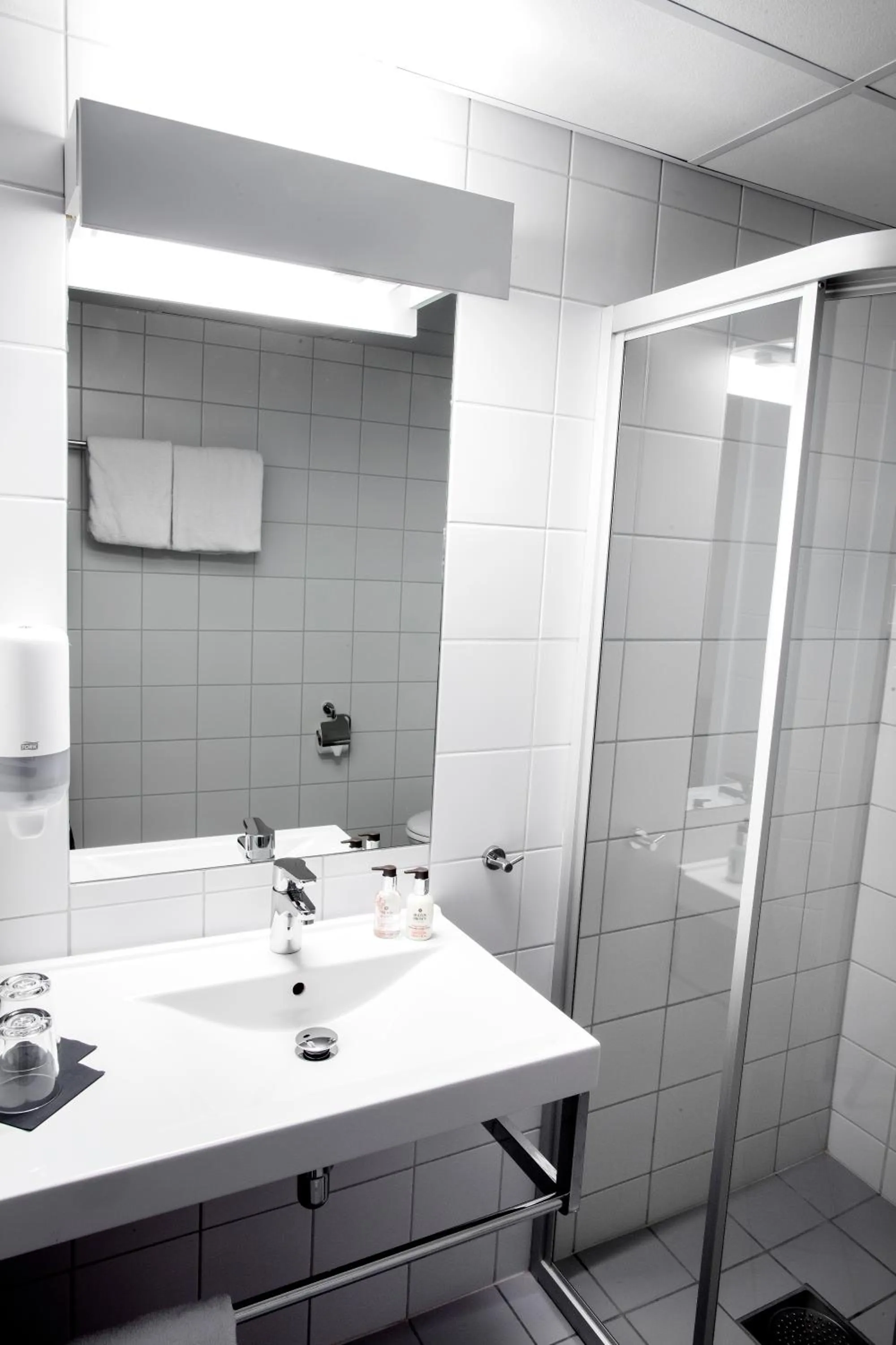 Bathroom in Fredriksten Hotell