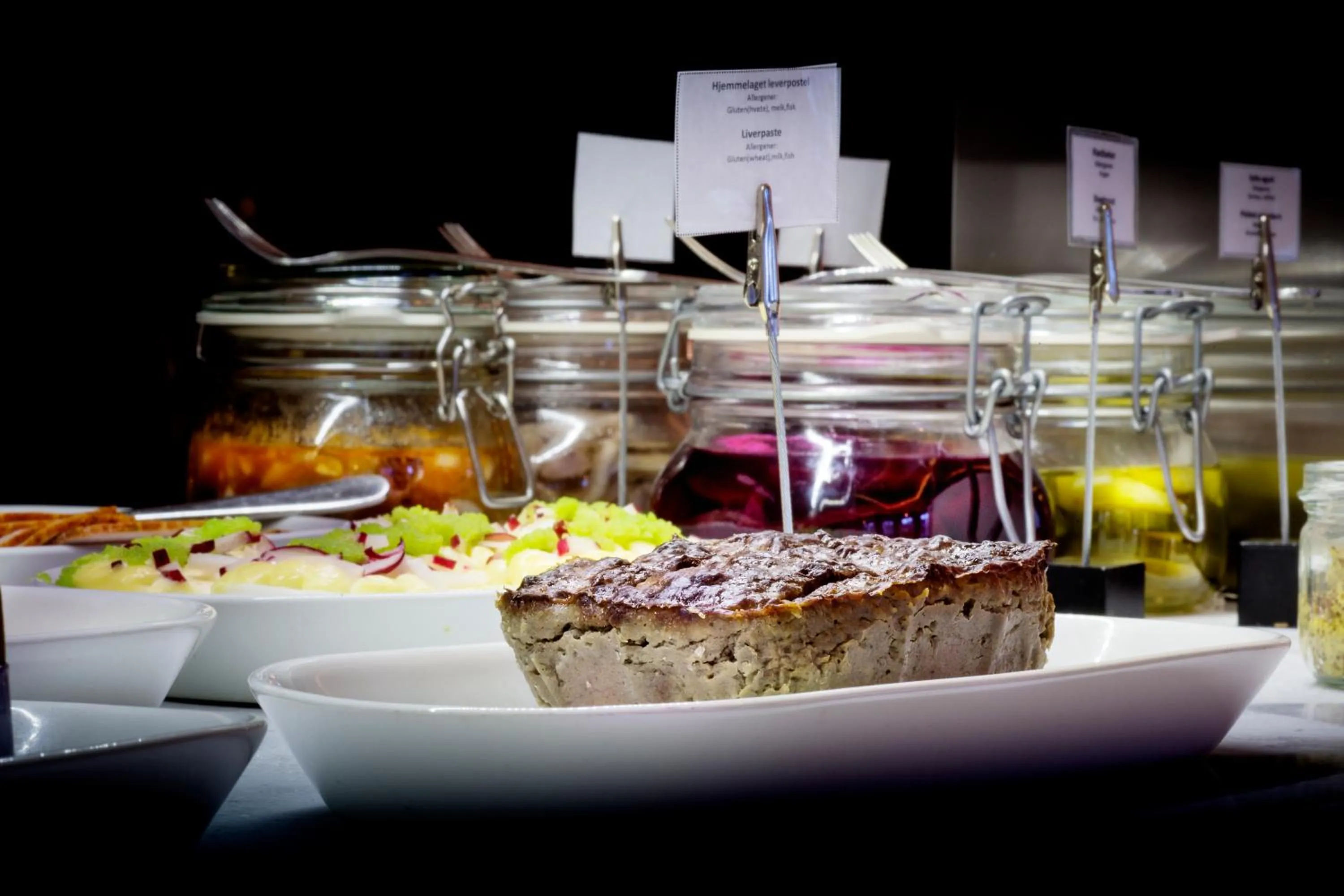 Buffet breakfast in Fredriksten Hotell