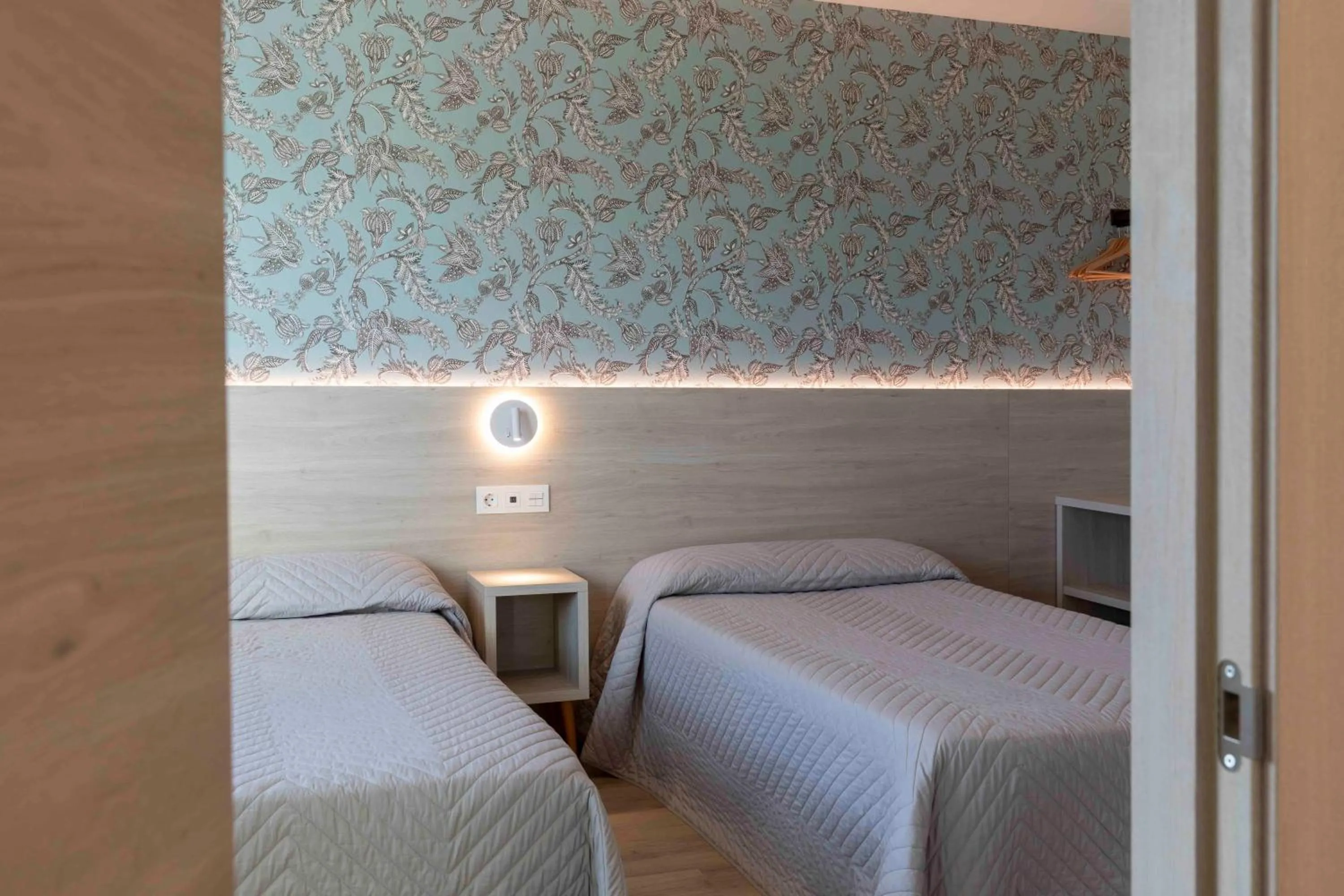 Bed in Hotel Leal - La Sirena