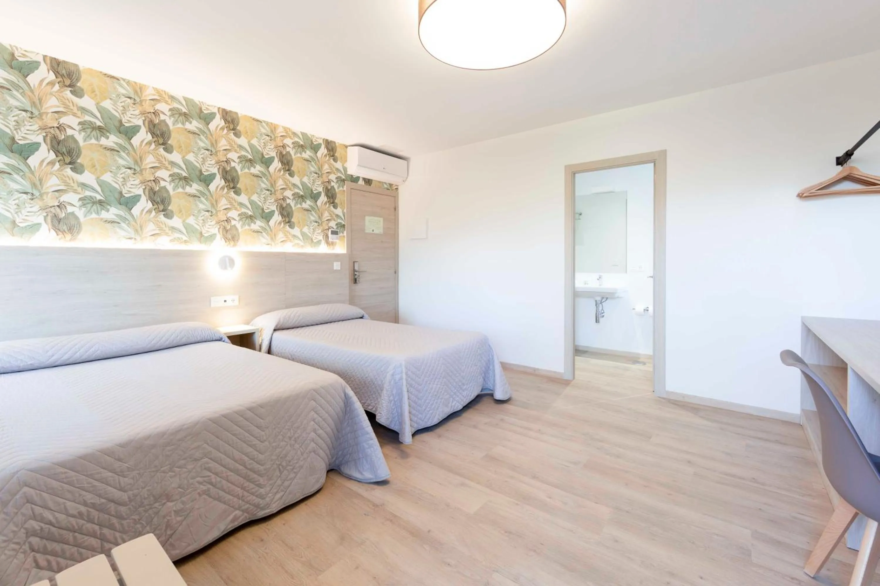 Photo of the whole room in Hotel Leal - La Sirena