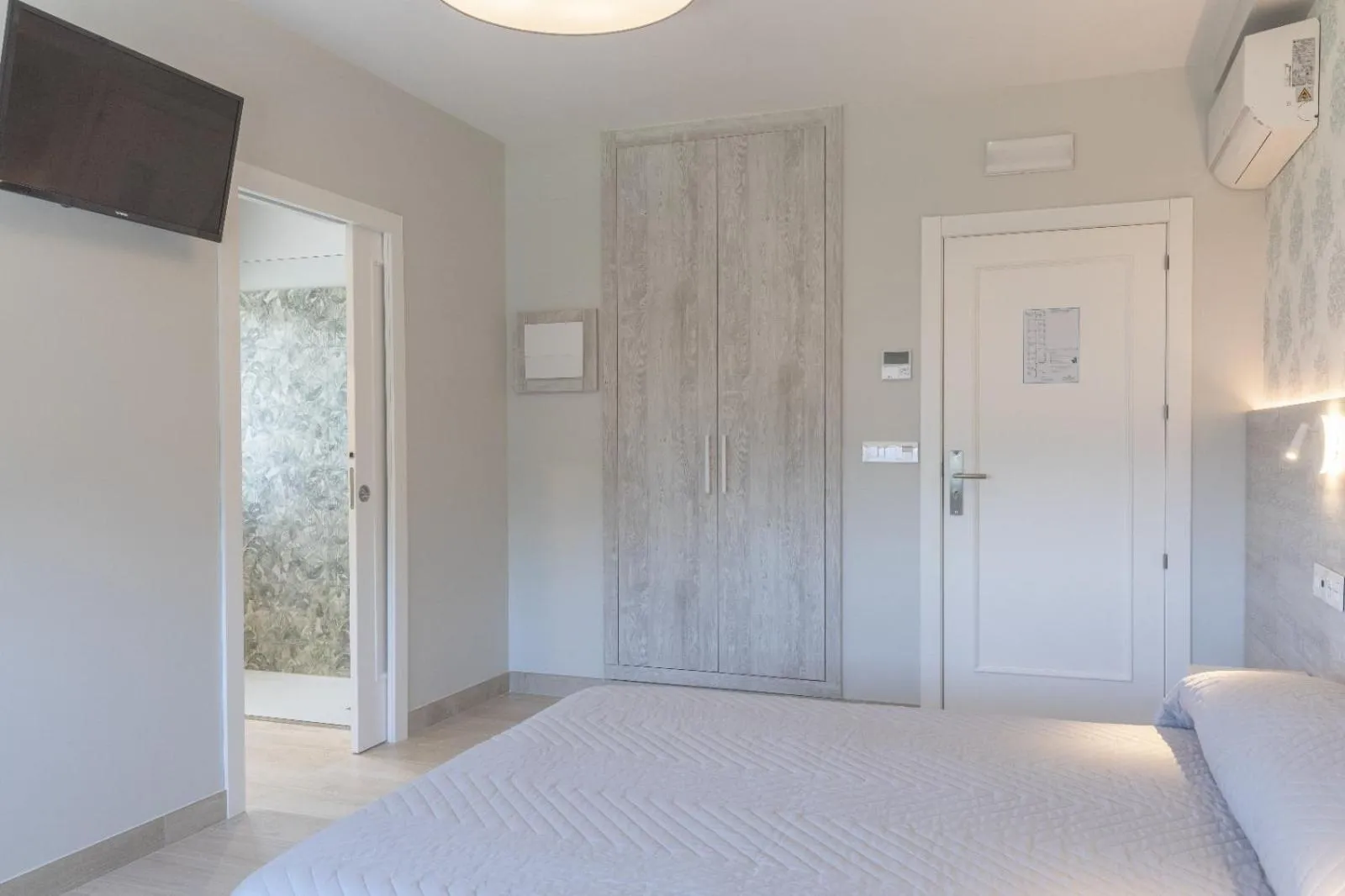 Bedroom in Hotel Leal - La Sirena