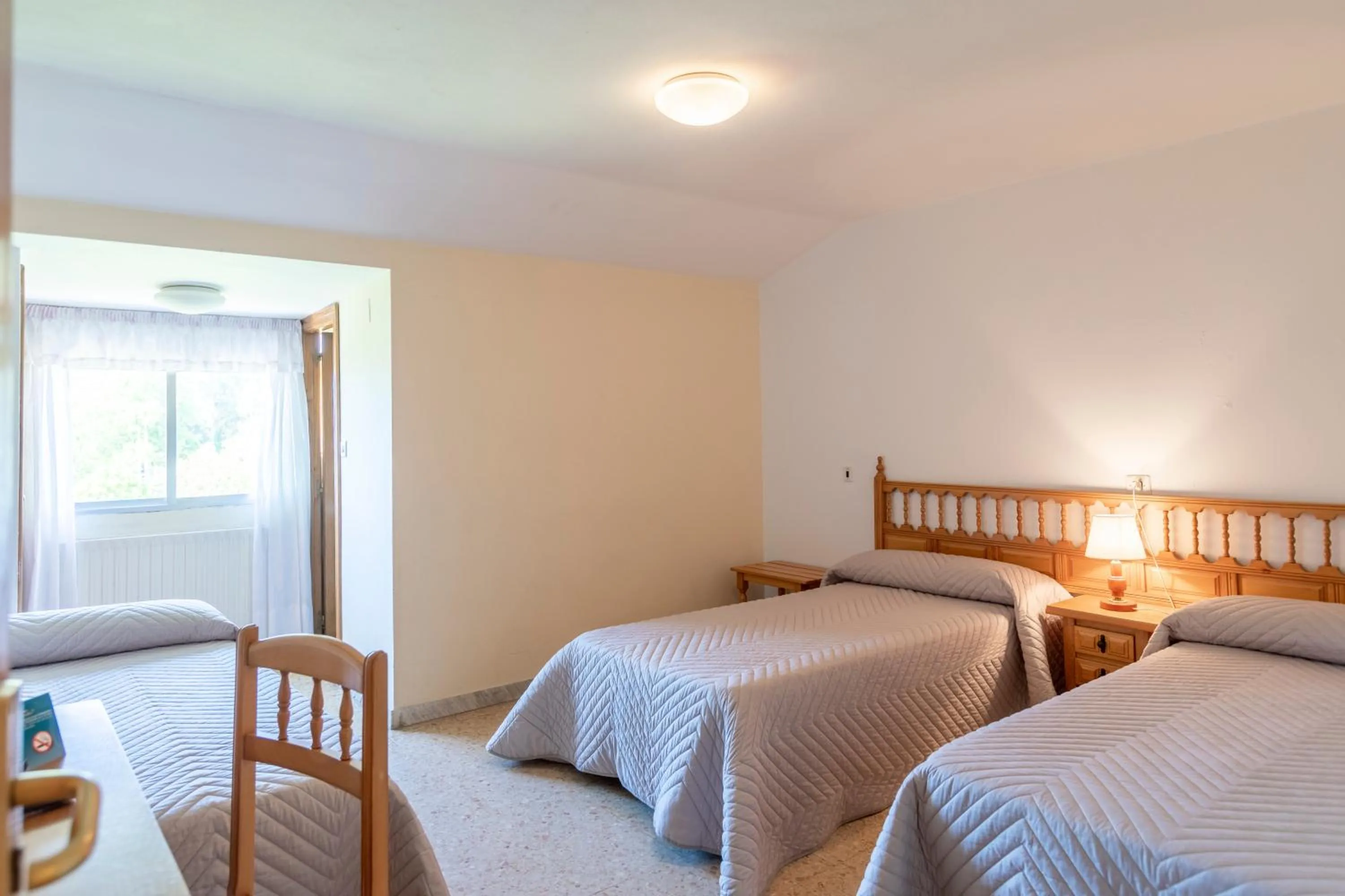 Photo of the whole room in Hotel Leal - La Sirena