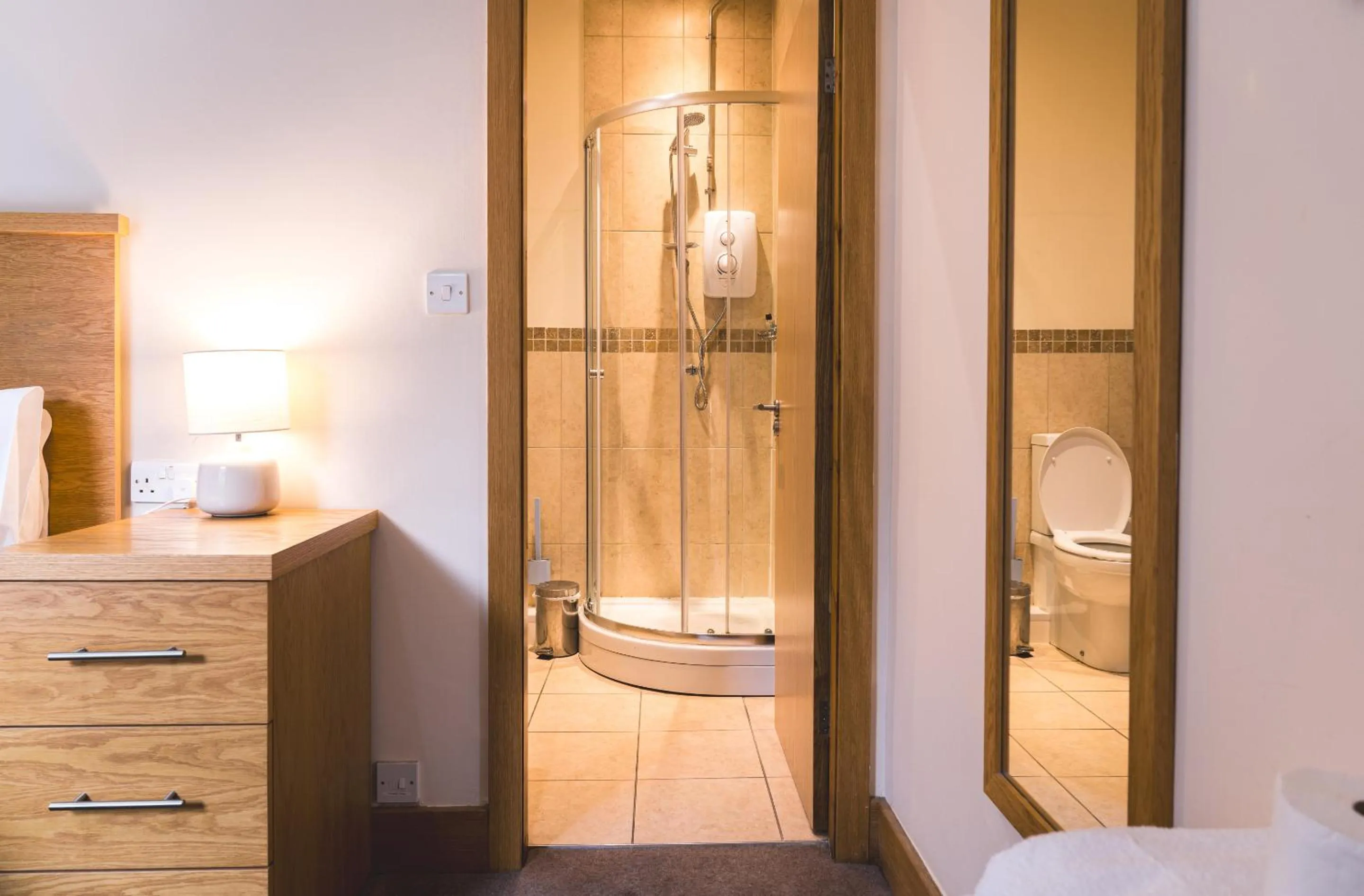 Bathroom in The Horse & Farrier