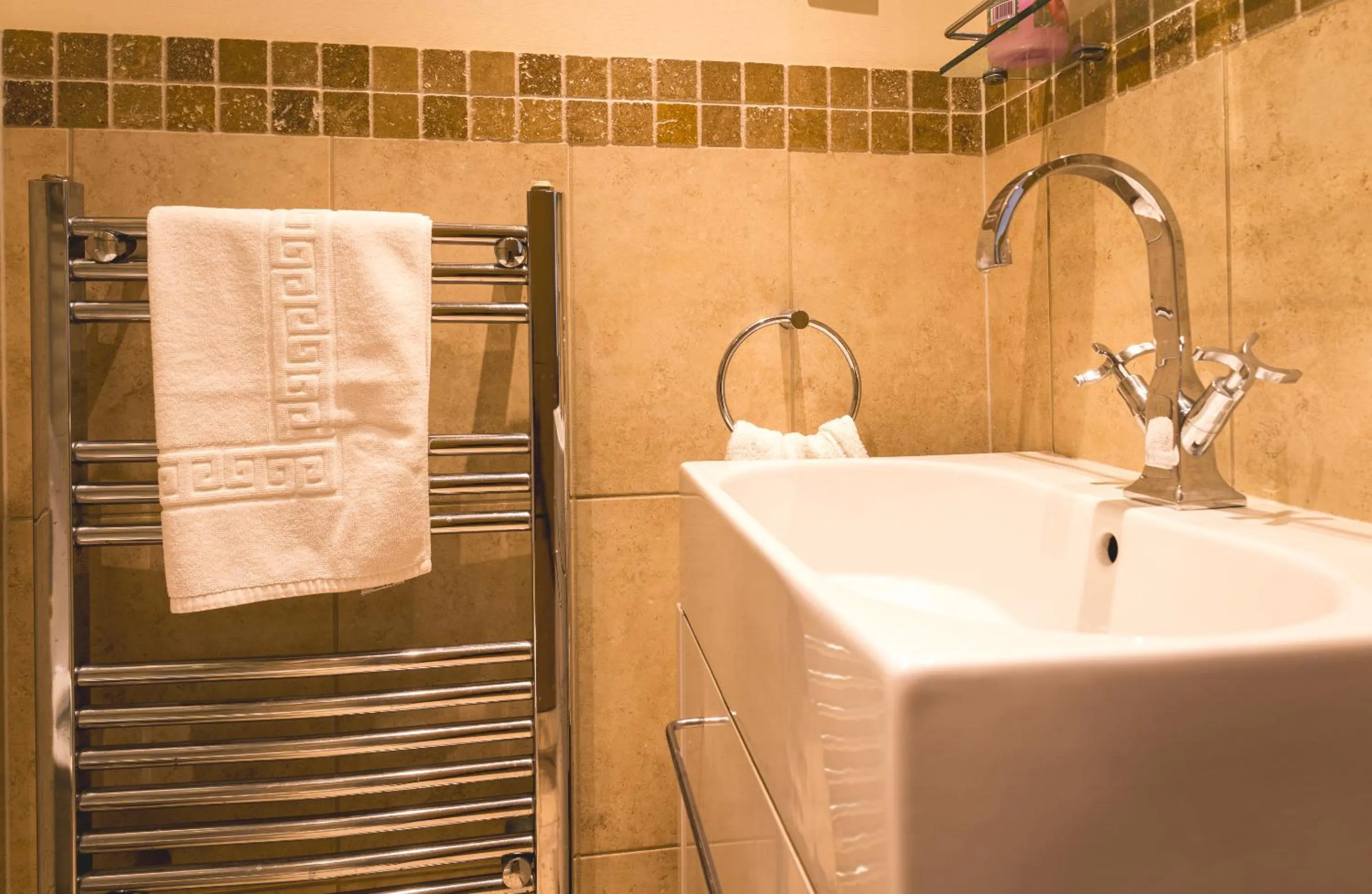 Bathroom in The Horse & Farrier