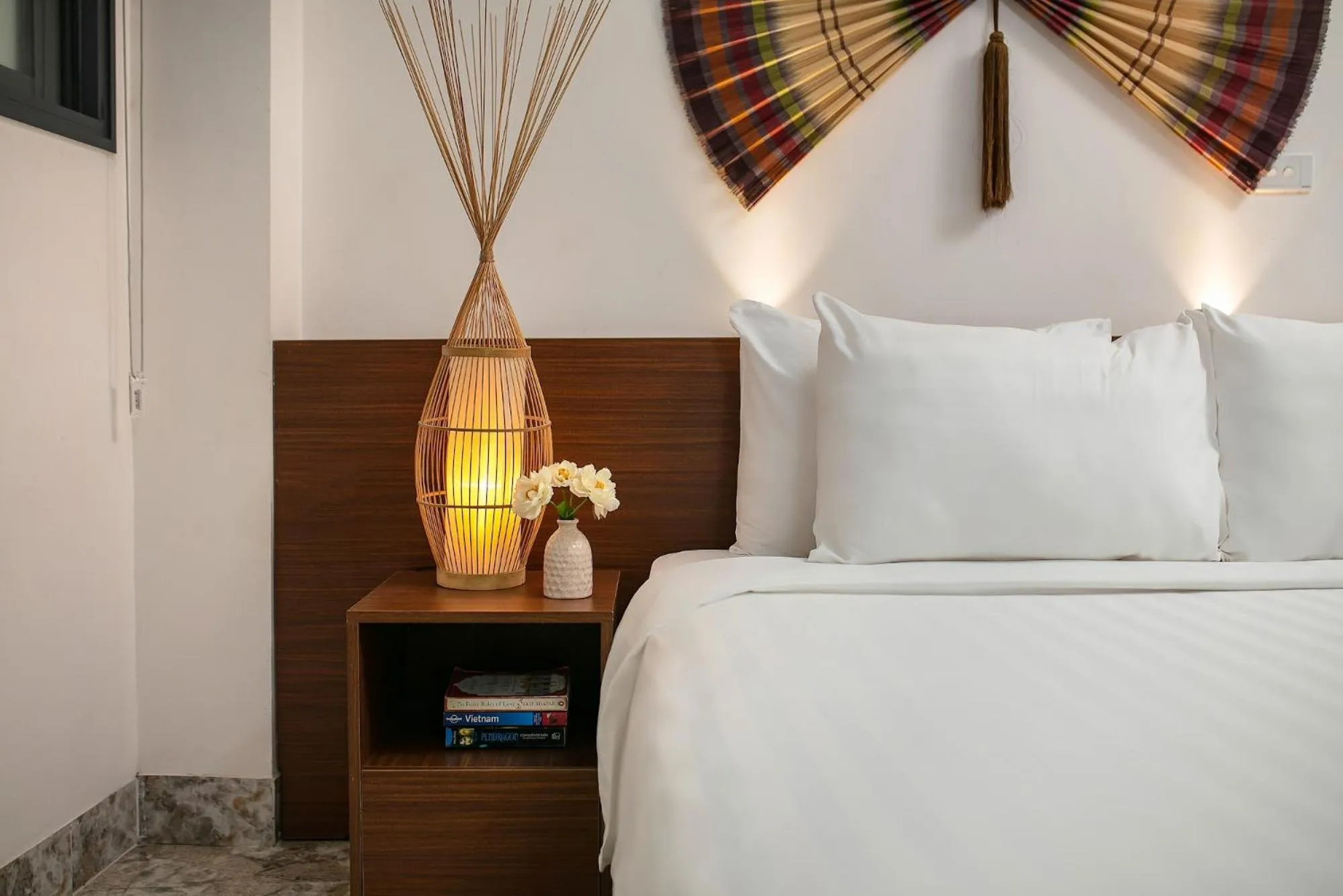 Photo of the whole room, Bed in Hanoi La Cascada House & Travel