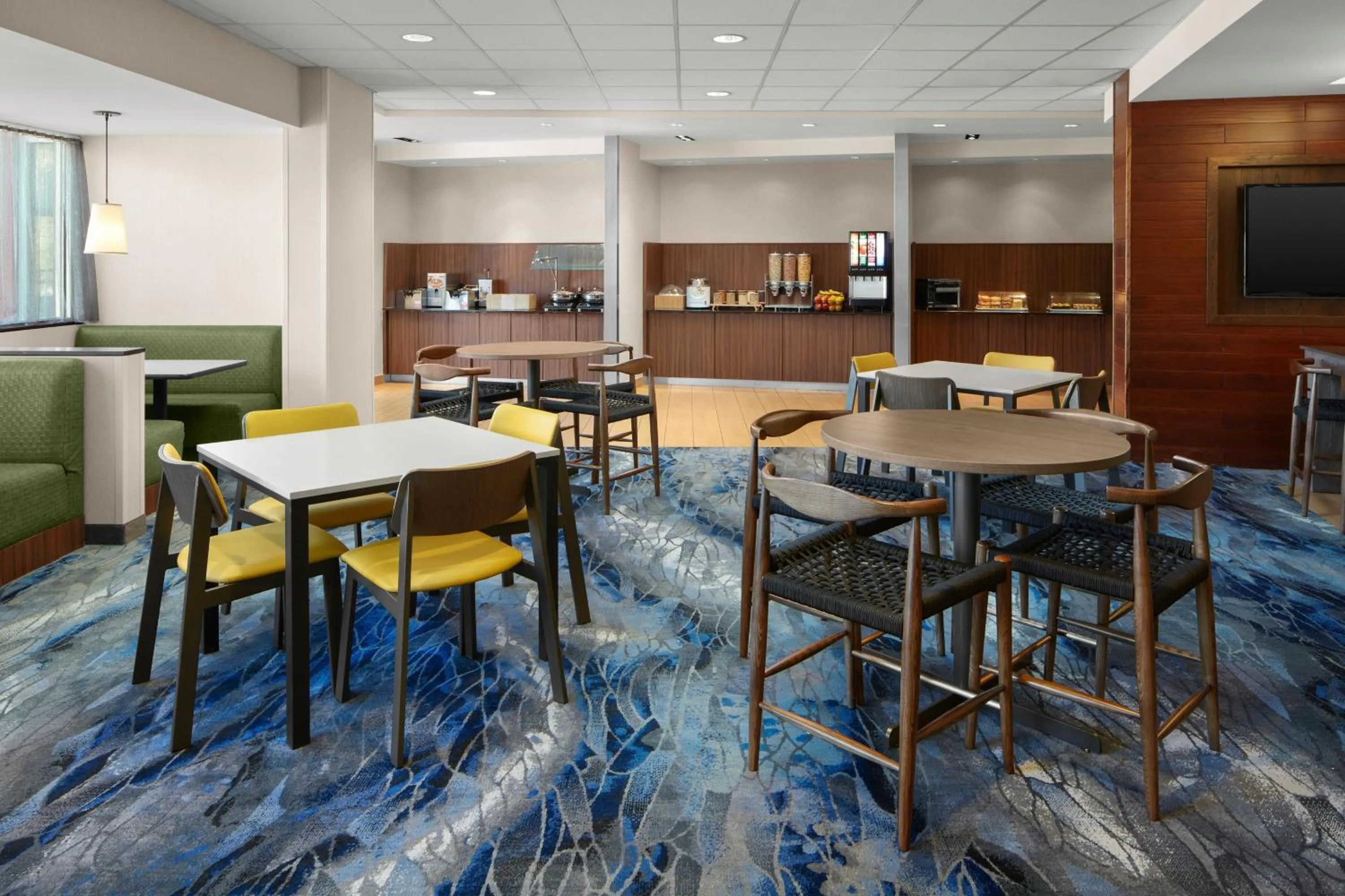 Breakfast in Fairfield Inn & Suites by Marriott DuBois