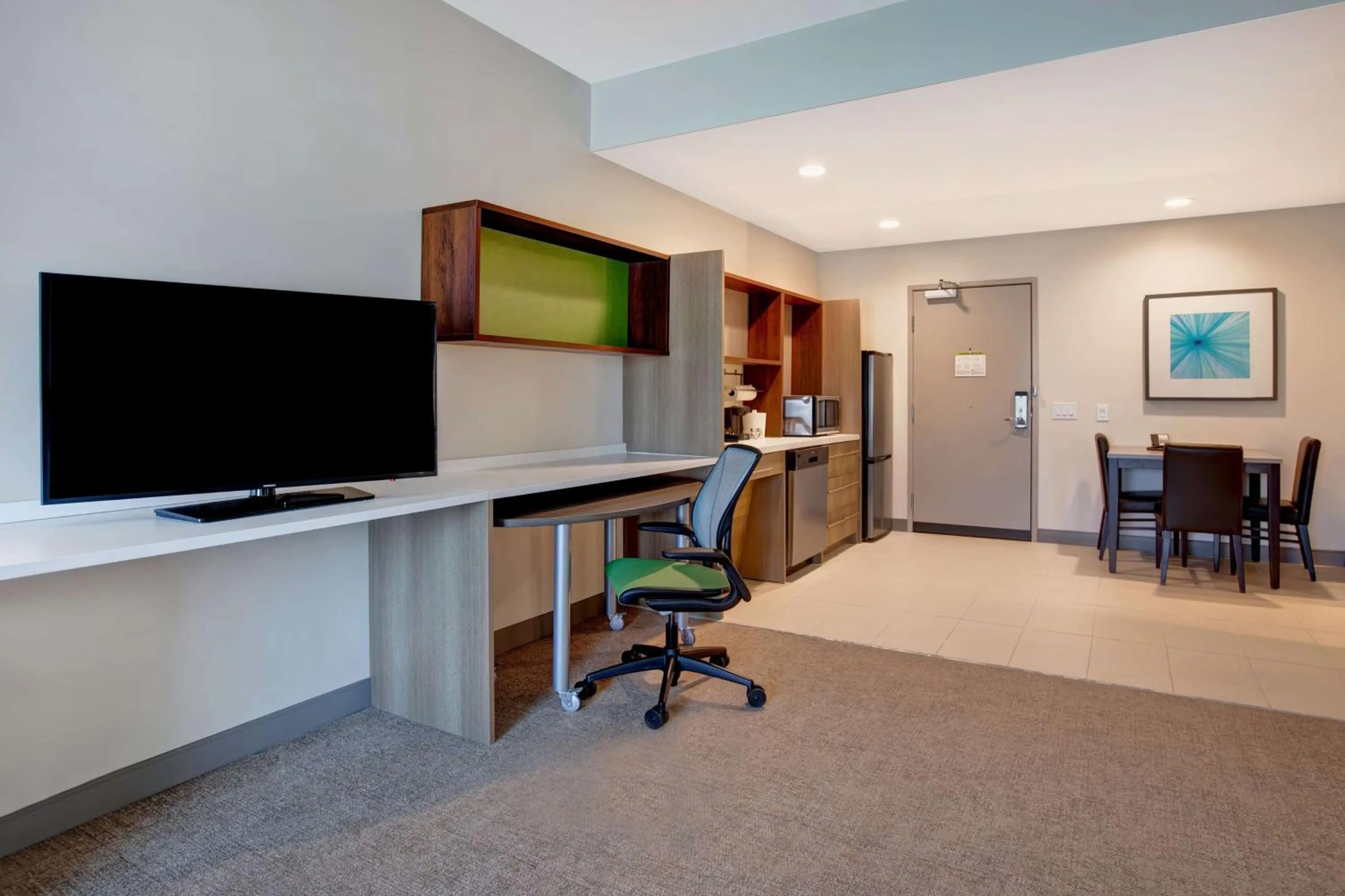 Kitchen or kitchenette in Home2 Suites By Hilton Charlotte Northlake