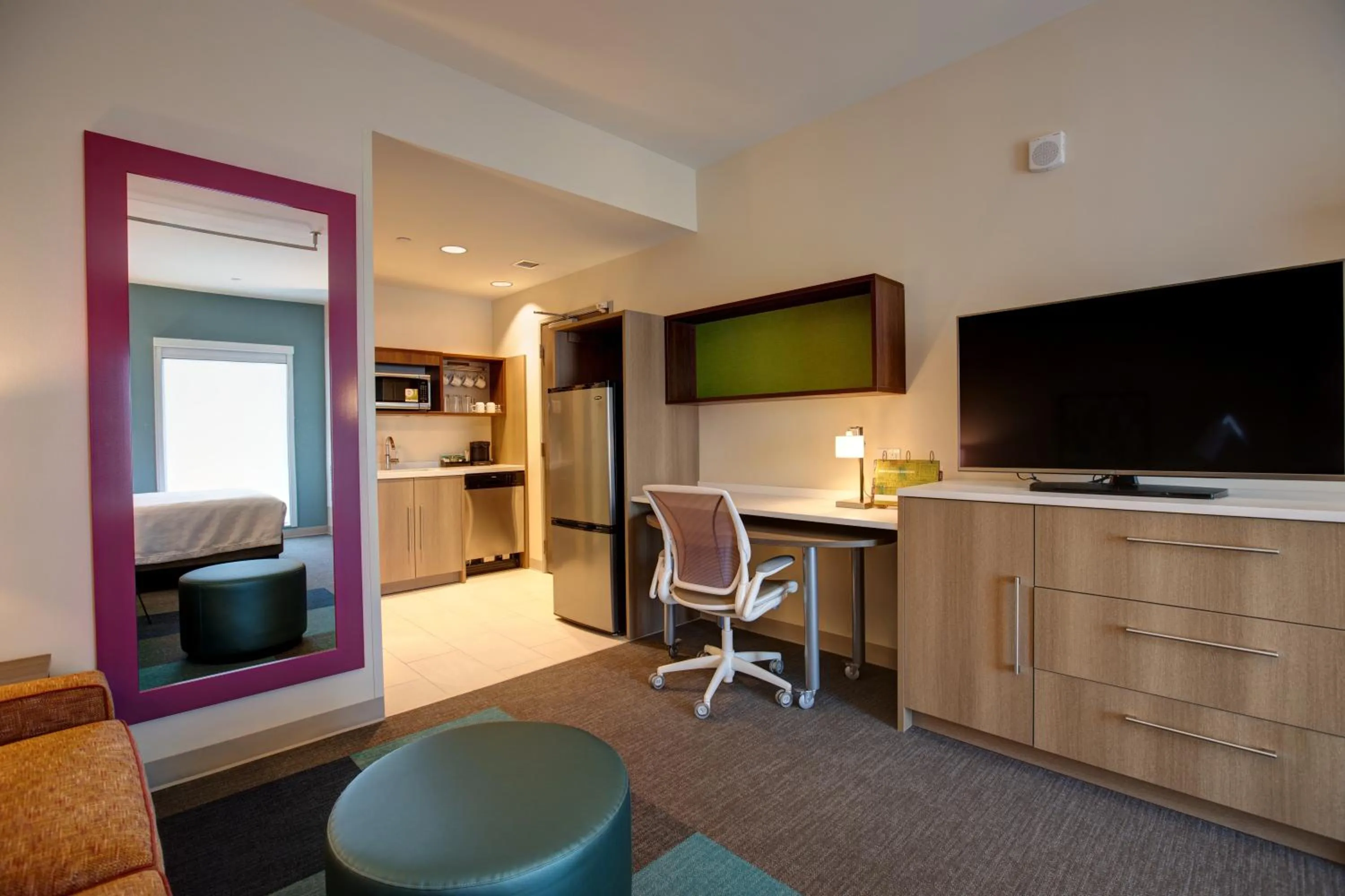 Bedroom in Home2 Suites By Hilton Charlotte Uptown