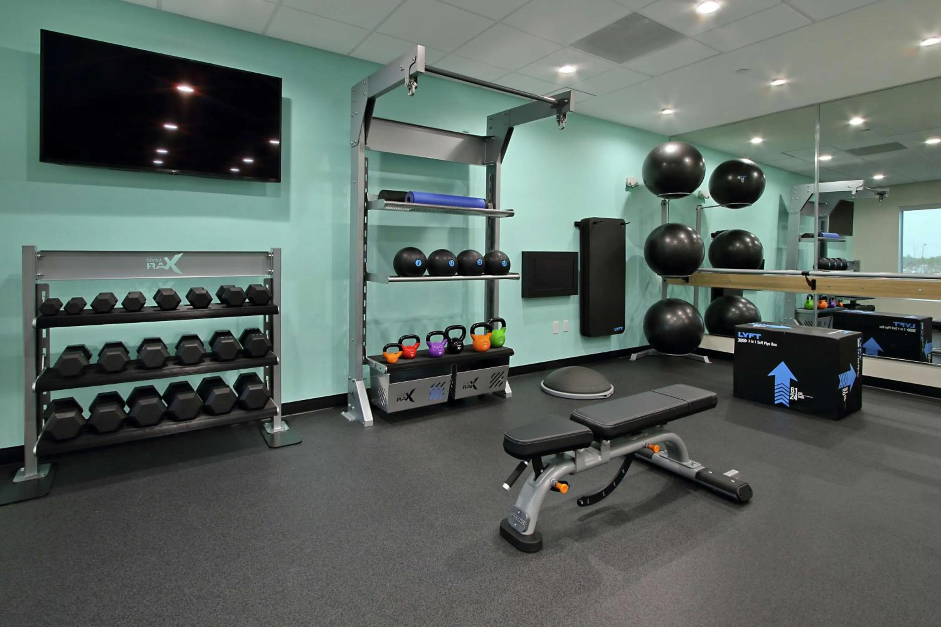 Fitness centre/facilities in Tru By Hilton Mobile