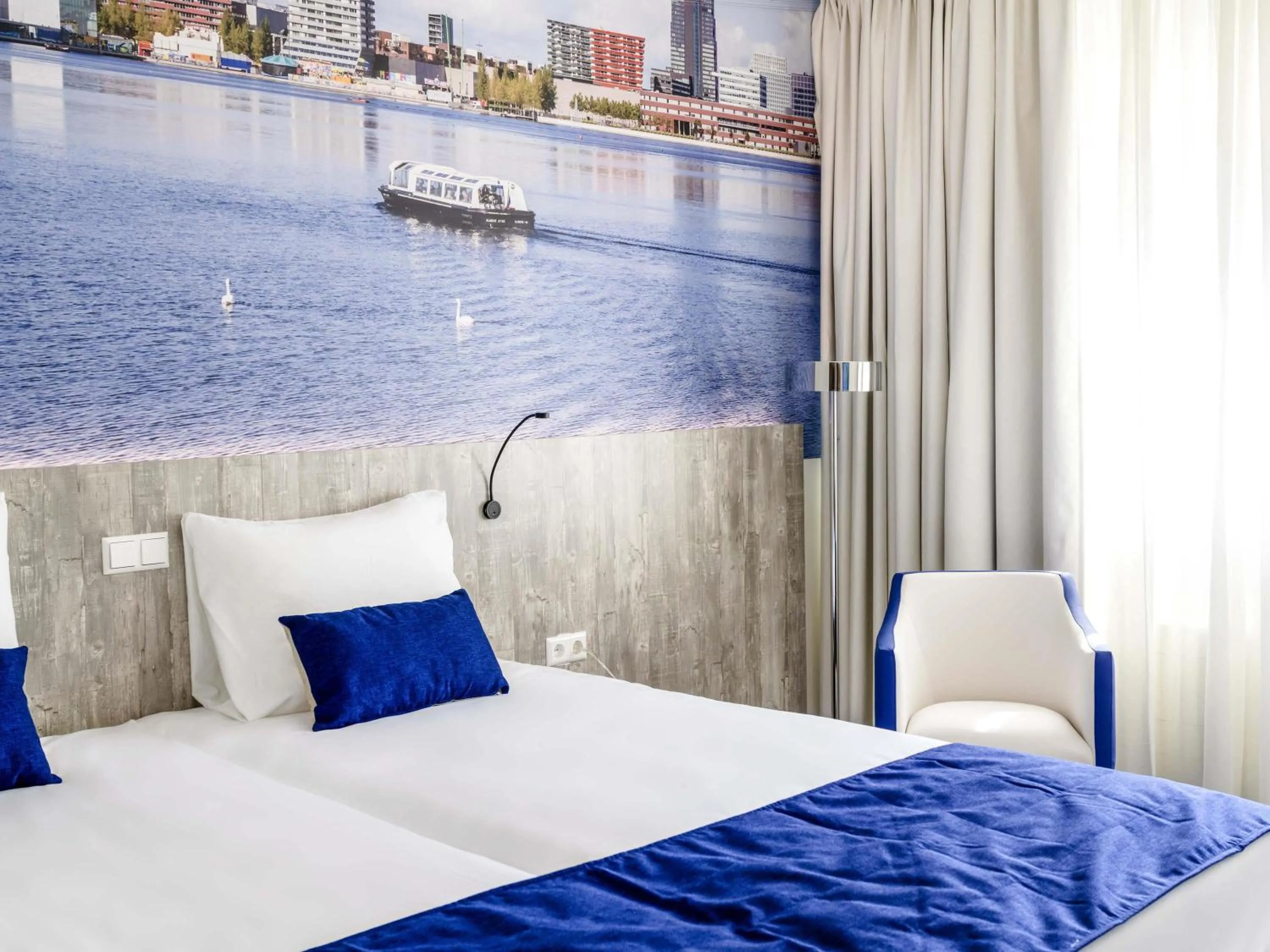 Bedroom, Bed in ibis Styles Almere