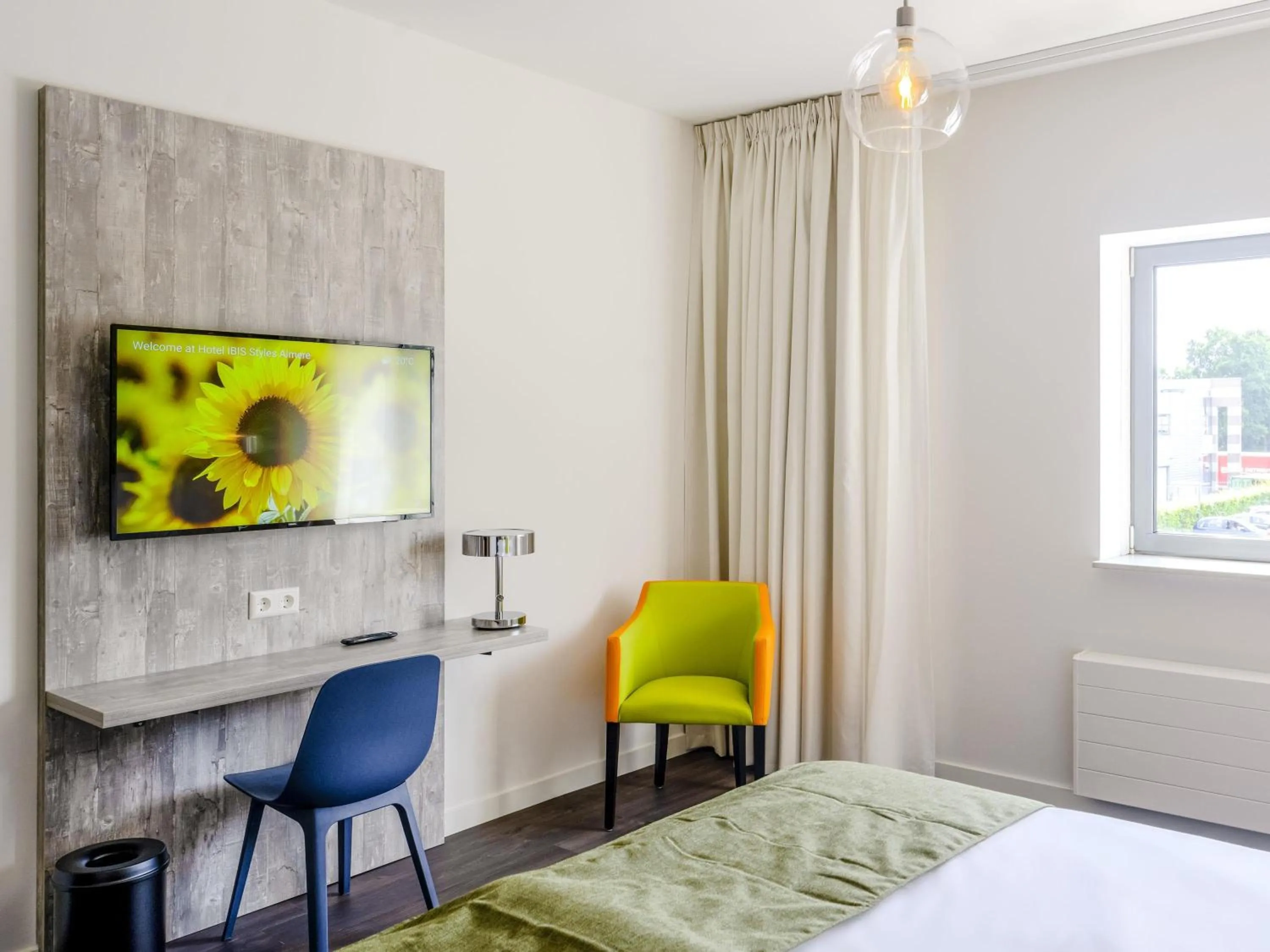 Bedroom, Bed in ibis Styles Almere