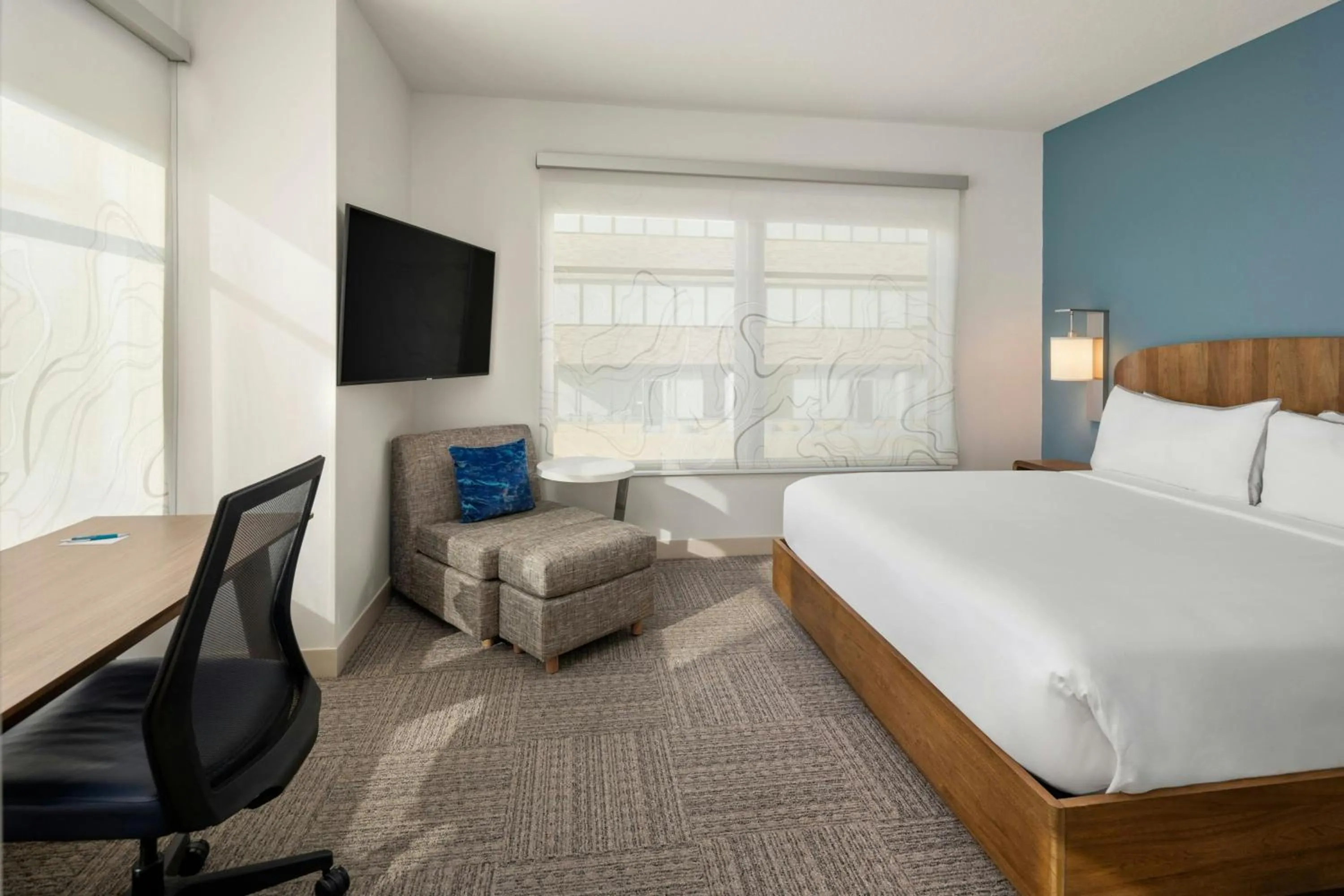 Photo of the whole room, Bed in Element Minneapolis Downtown North Loop