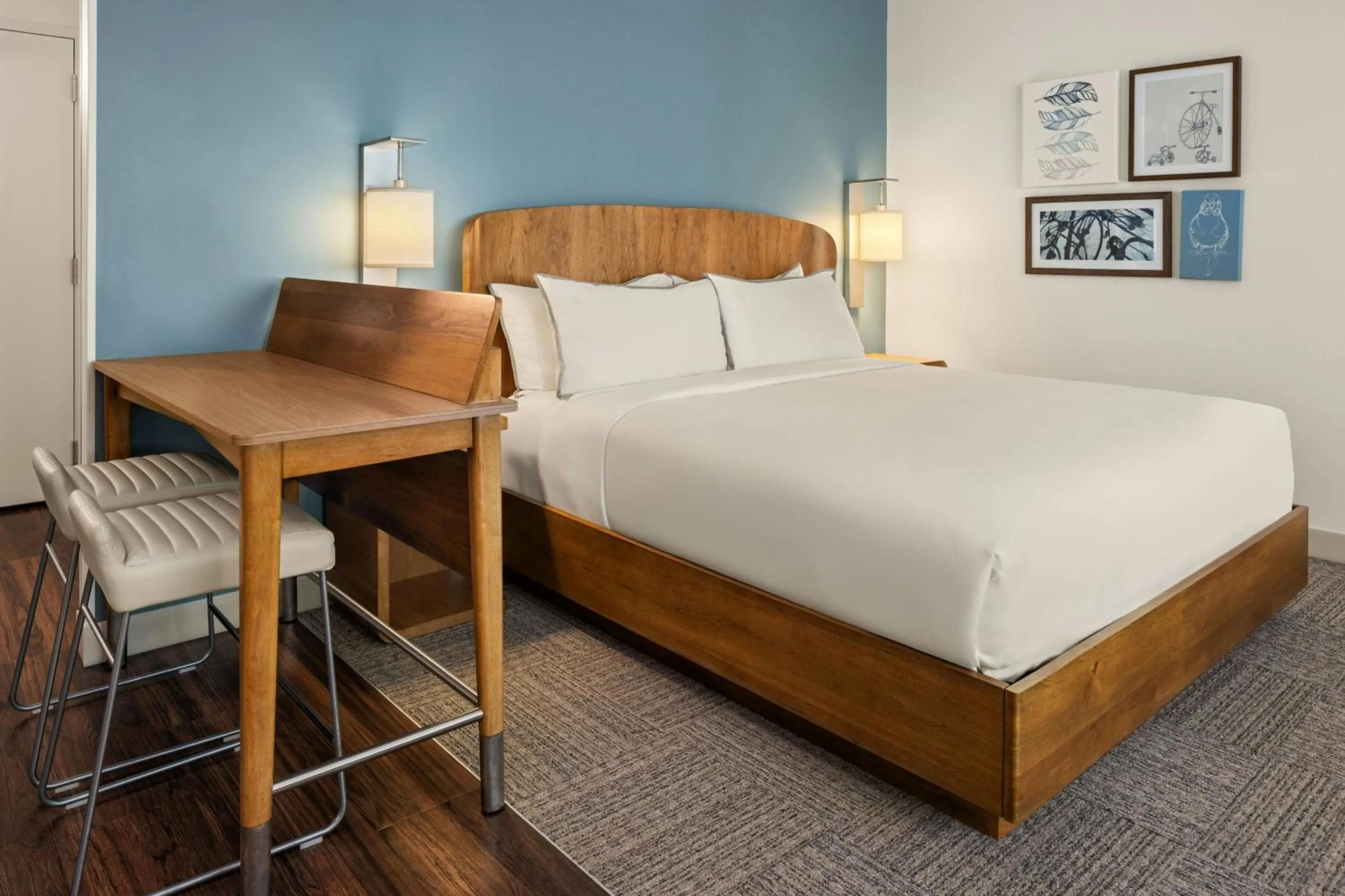 Photo of the whole room, Bed in Element Minneapolis Downtown North Loop