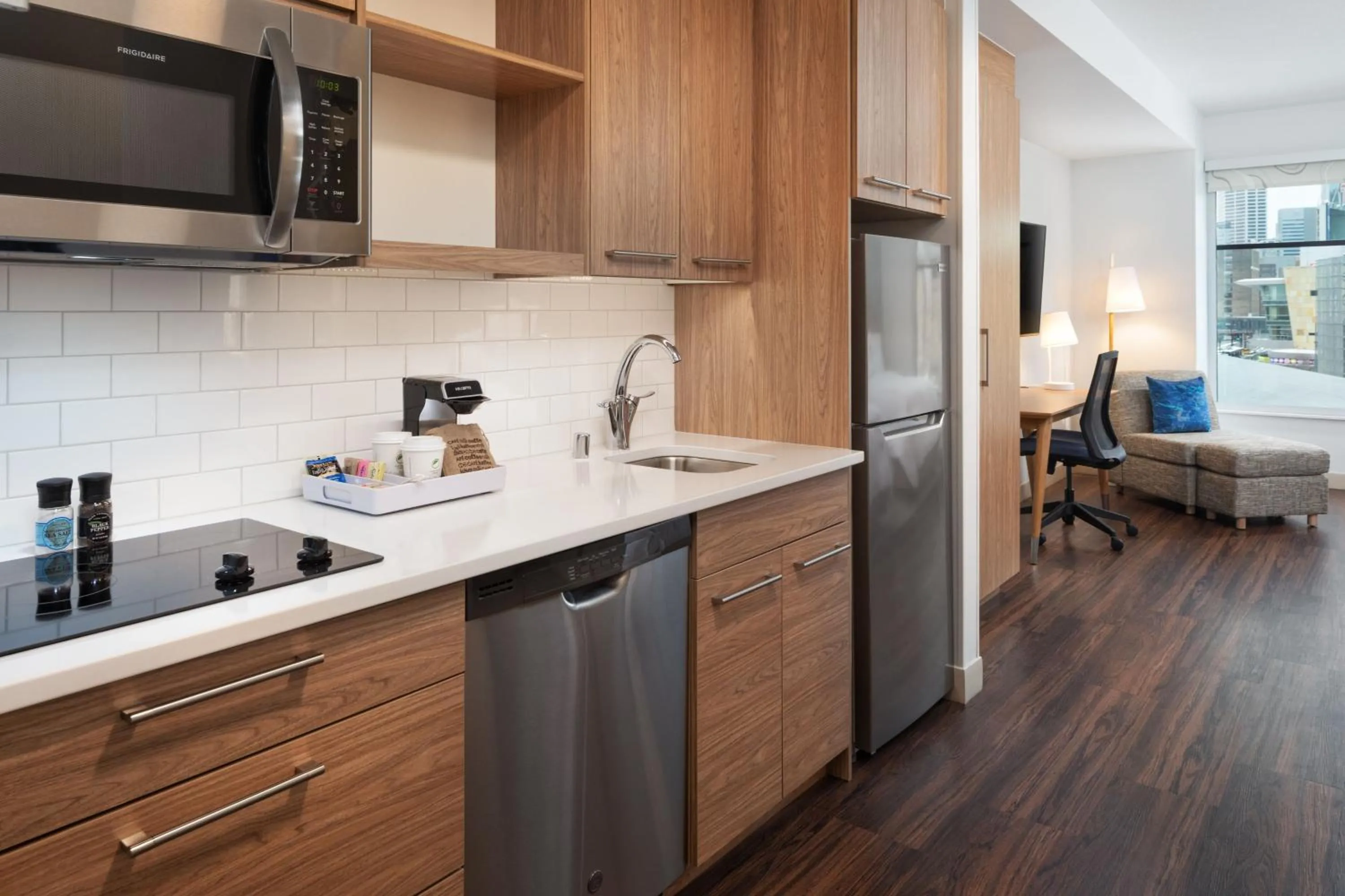 Kitchen or kitchenette in Element Minneapolis Downtown North Loop