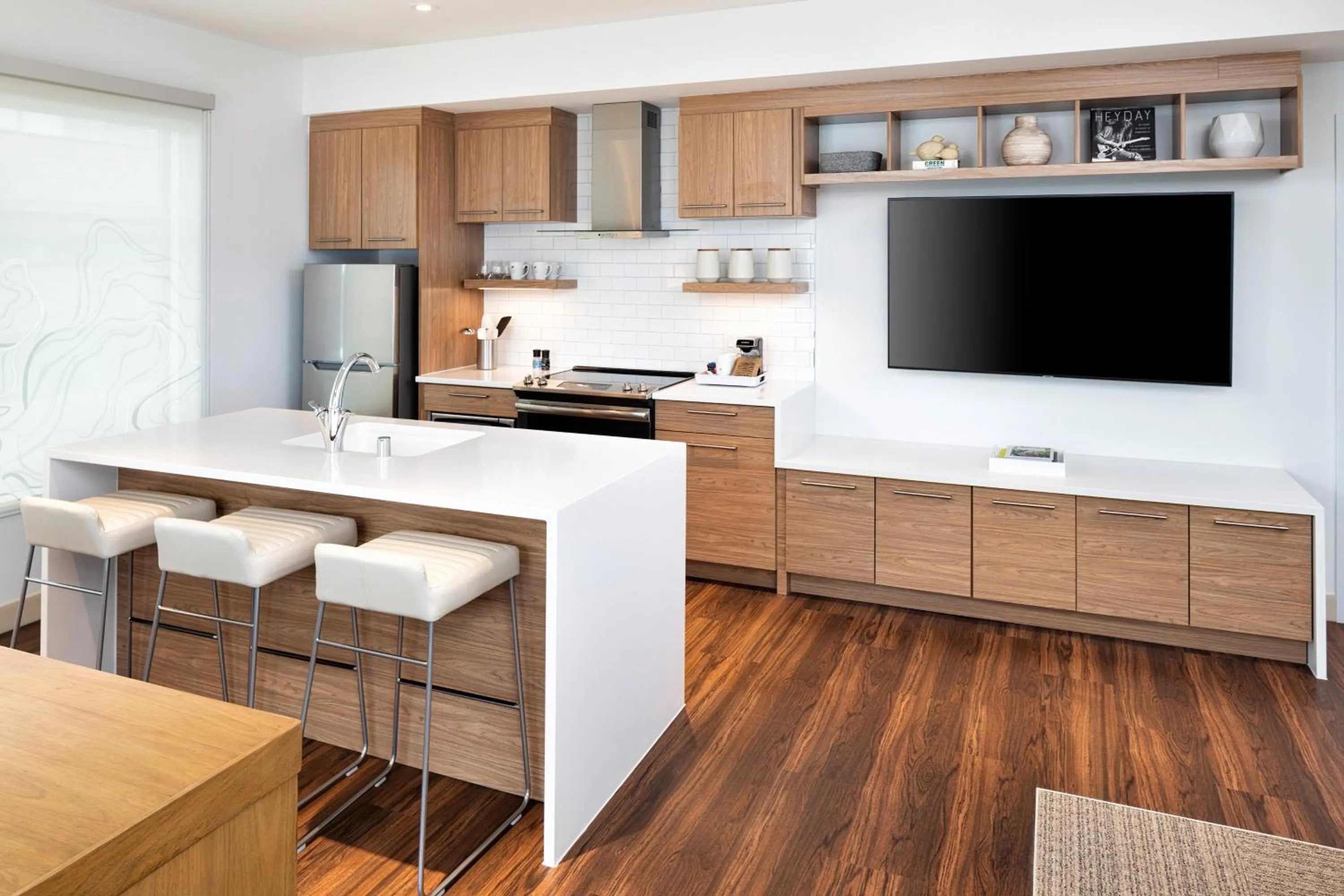 Kitchen or kitchenette in Element Minneapolis Downtown North Loop