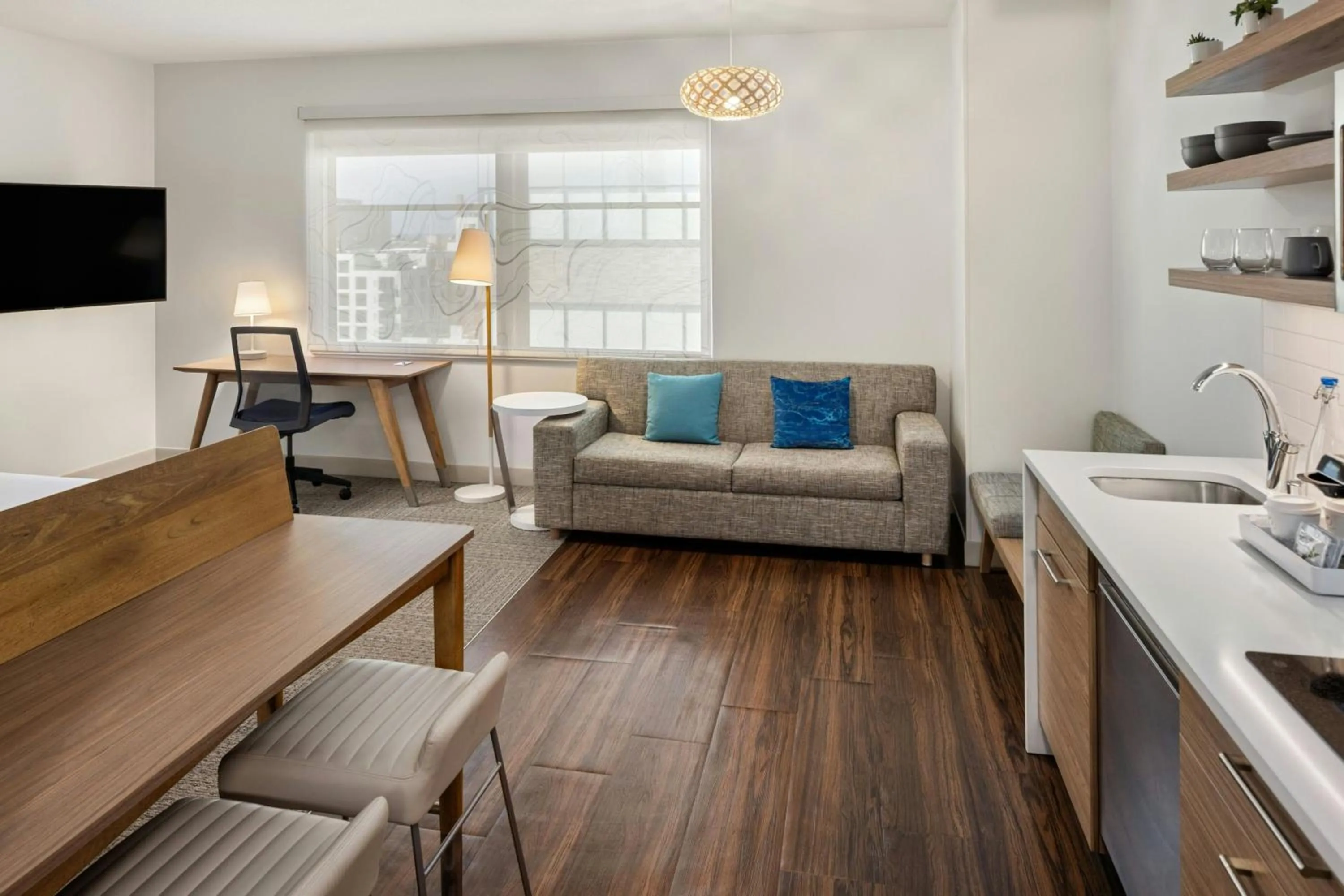 Photo of the whole room in Element Minneapolis Downtown North Loop