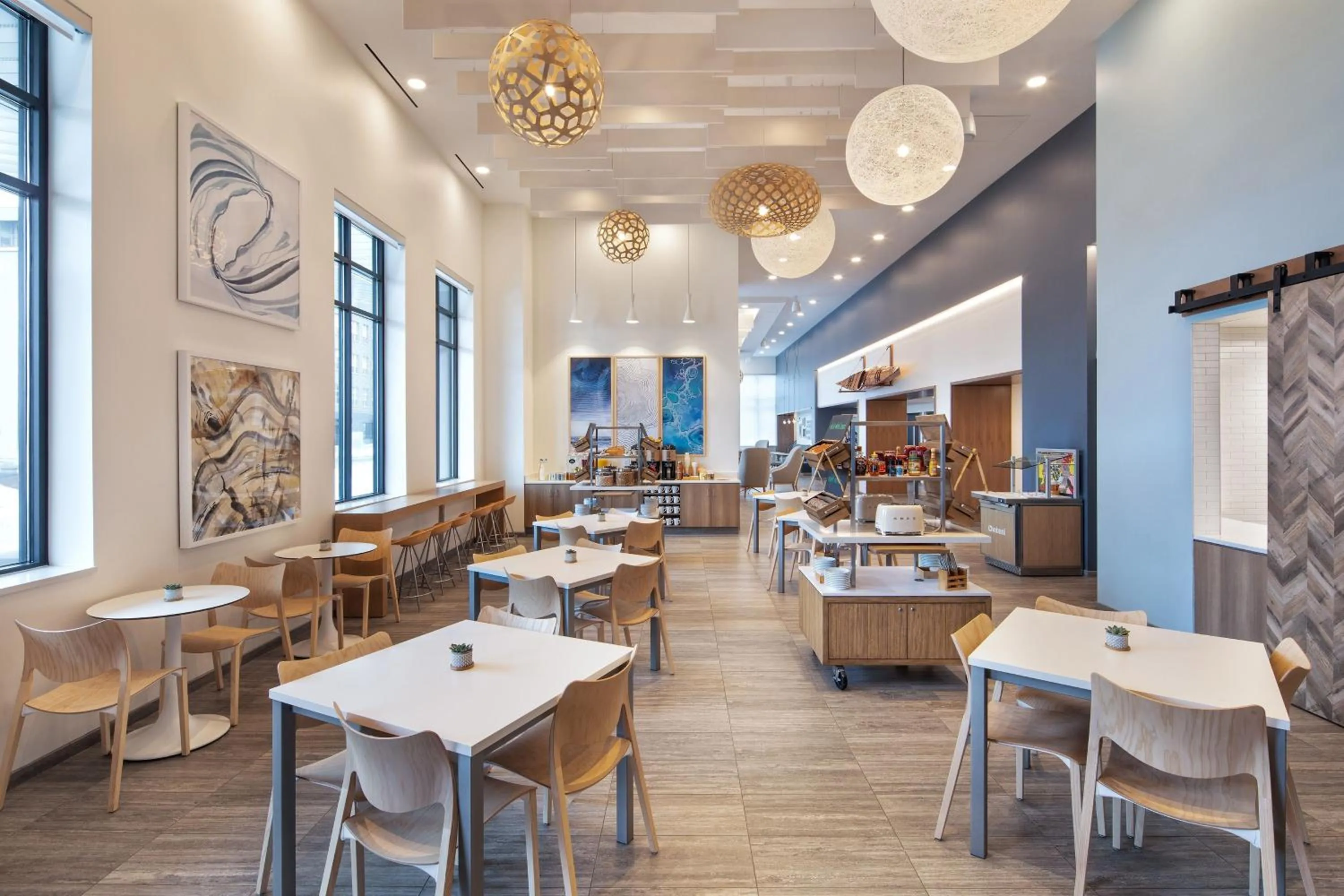 Breakfast in Element Minneapolis Downtown North Loop