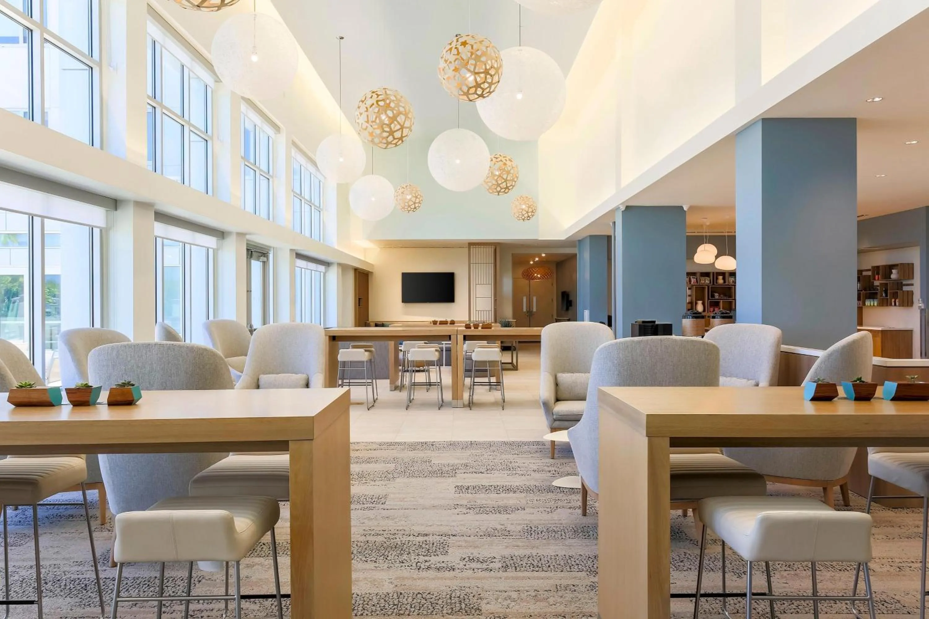 Lobby or reception in Element Ontario Rancho Cucamonga