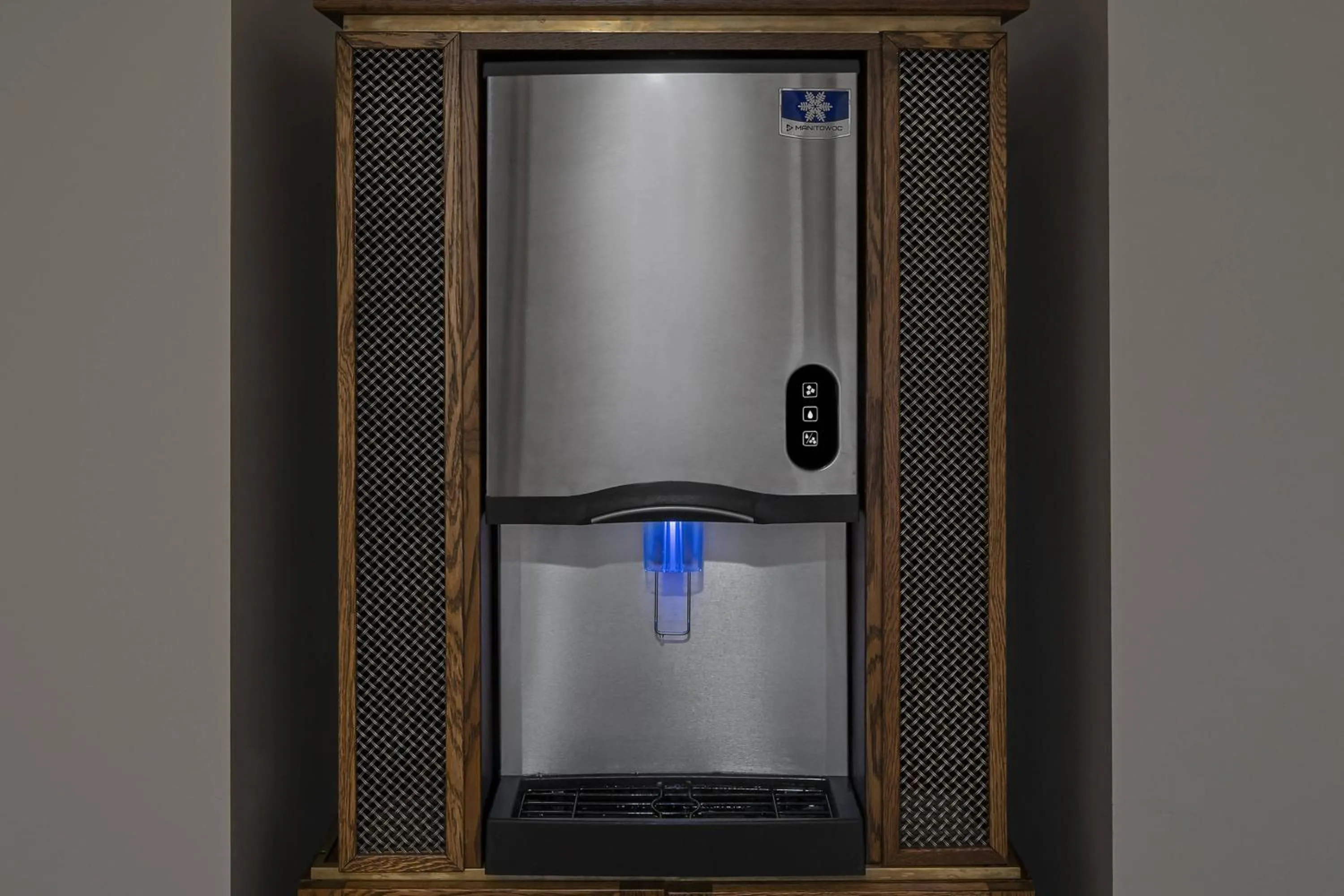 Other in The Ben, Autograph Collection