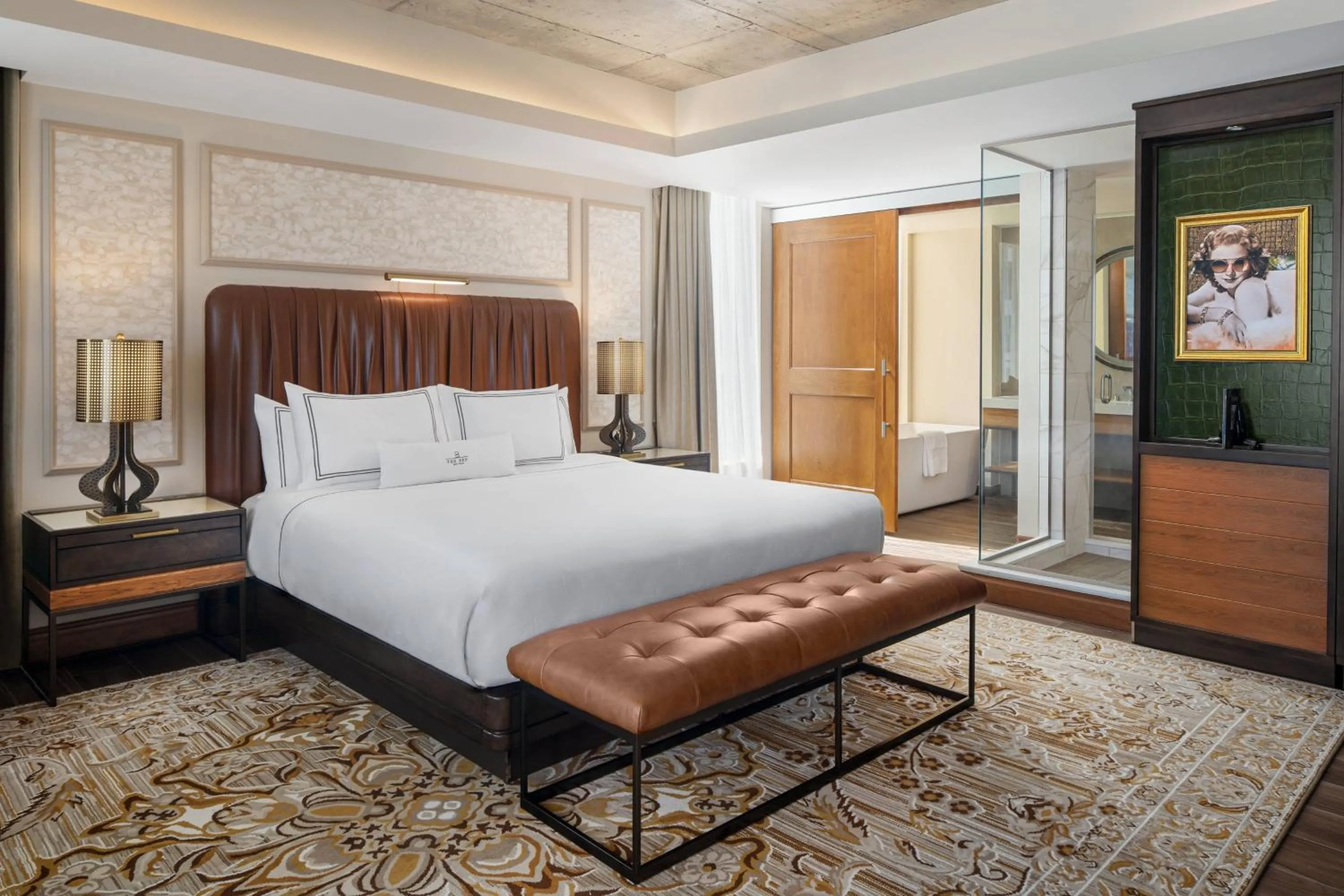 Photo of the whole room, Bed in The Ben, Autograph Collection