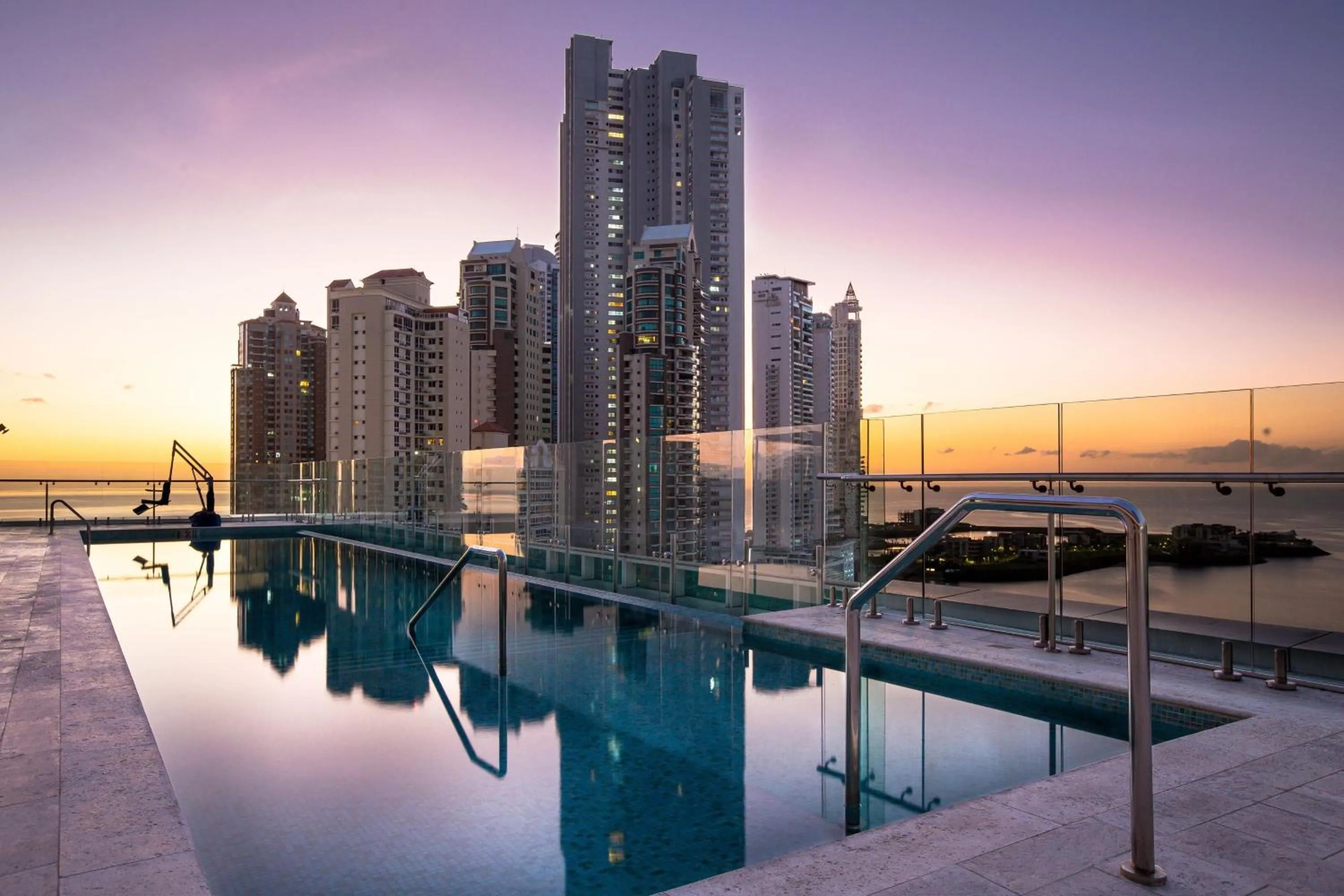 Swimming pool in Residence Inn by Marriott Panama City