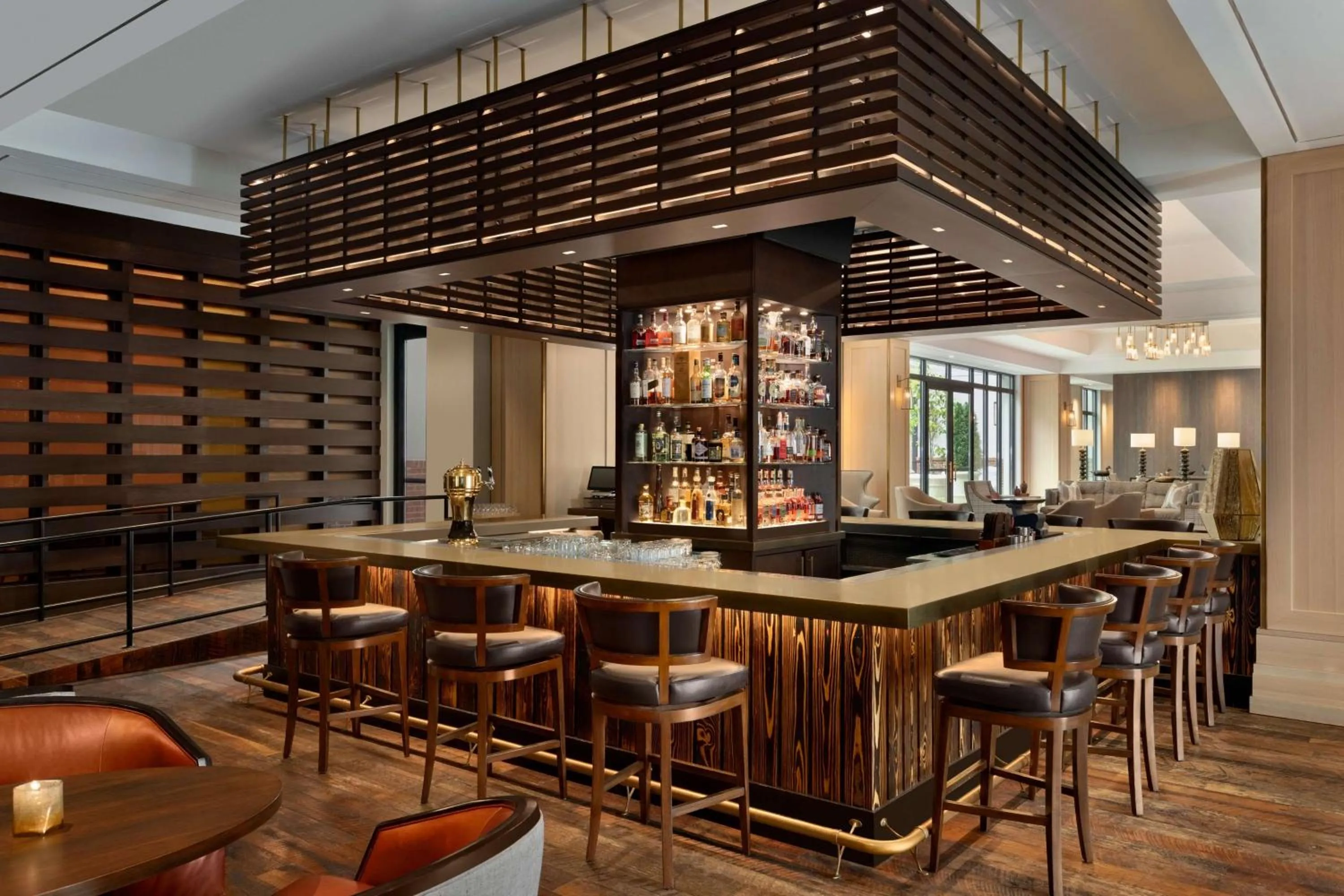 Lounge or bar in The Harpeth Franklin Downtown, Curio Collection by Hilton