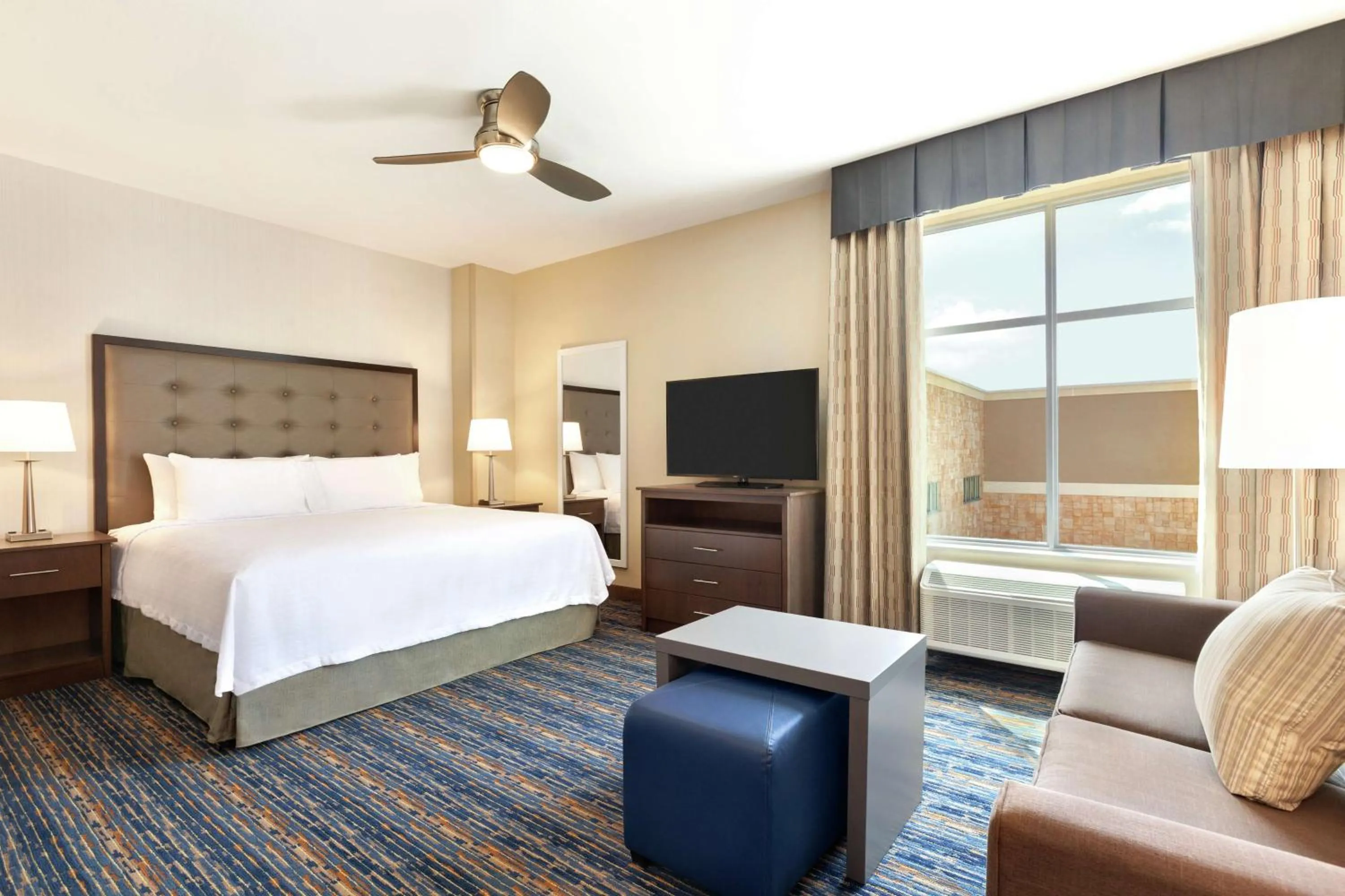 Bedroom, Bed in Homewood Suites By Hilton Harlingen