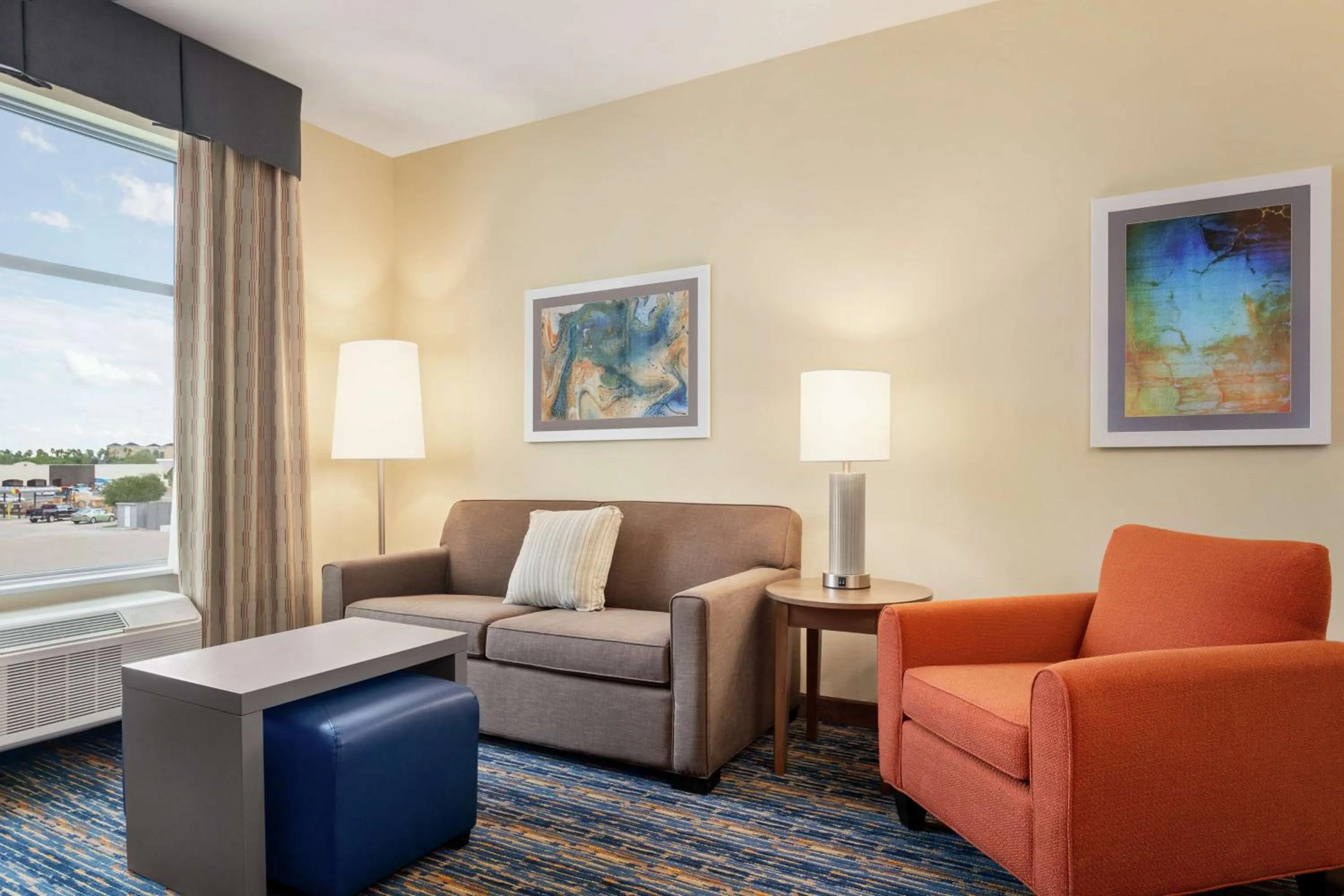 Living room in Homewood Suites By Hilton Harlingen
