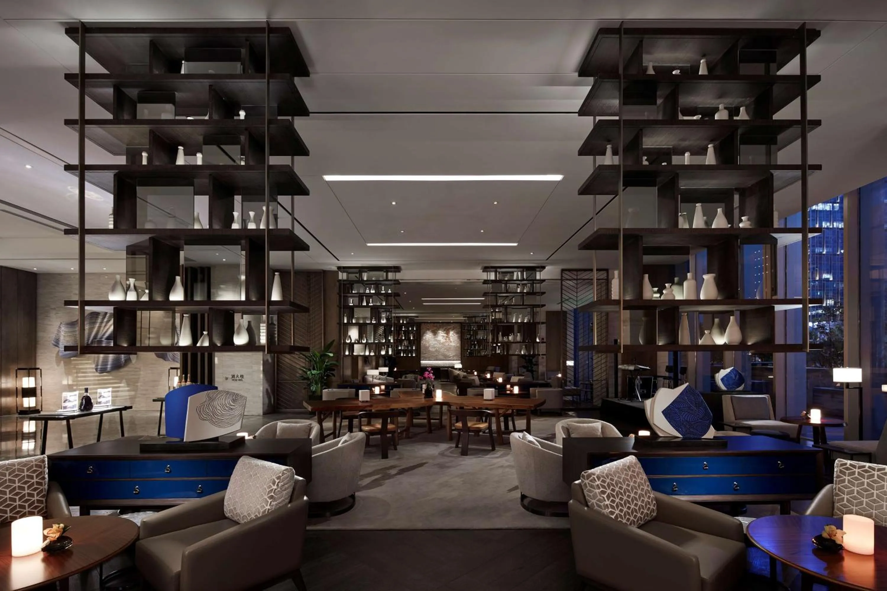 Lounge or bar in Hilton Guiyang