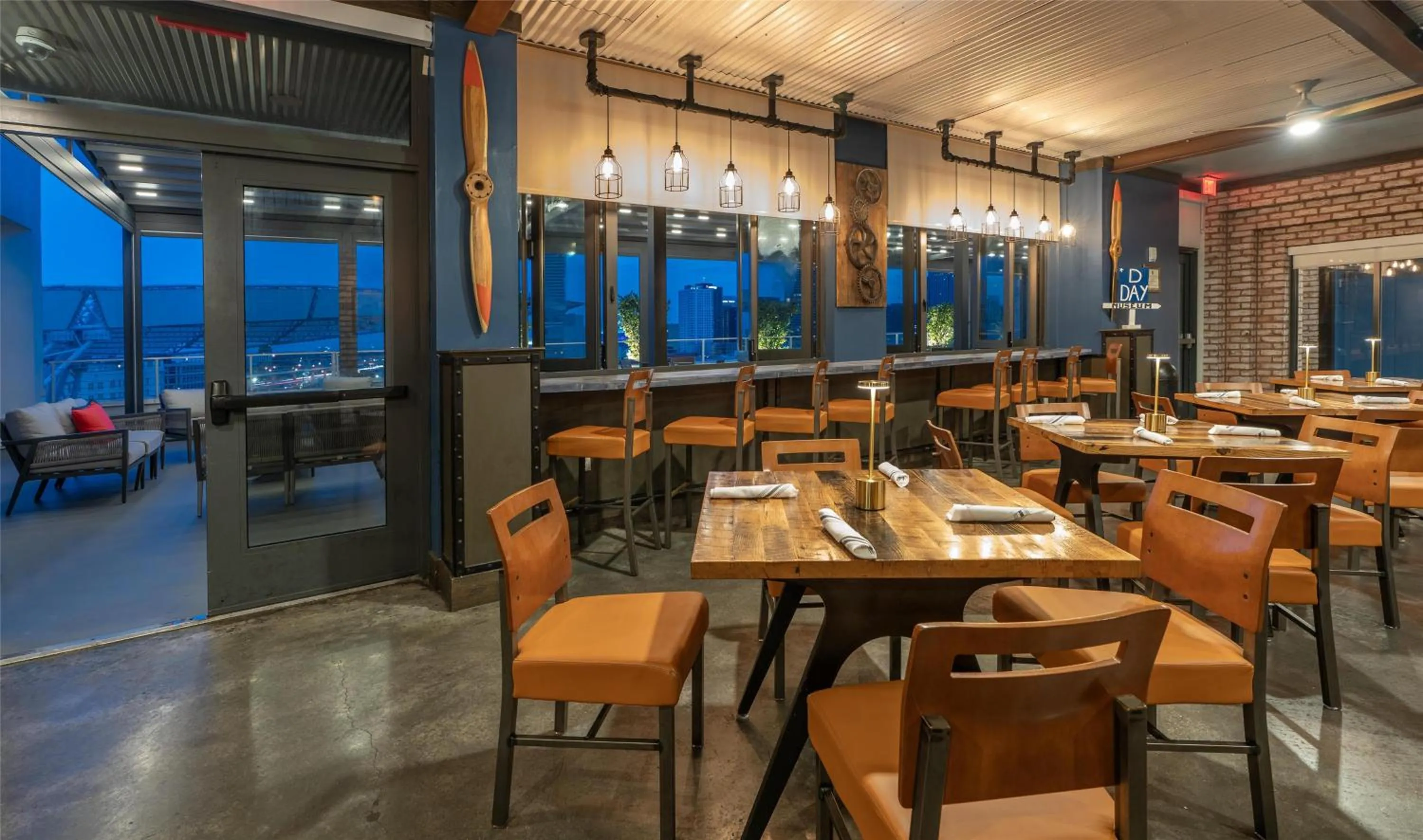 Restaurant/places to eat in The Higgins Hotel New Orleans, Curio Collection by Hilton