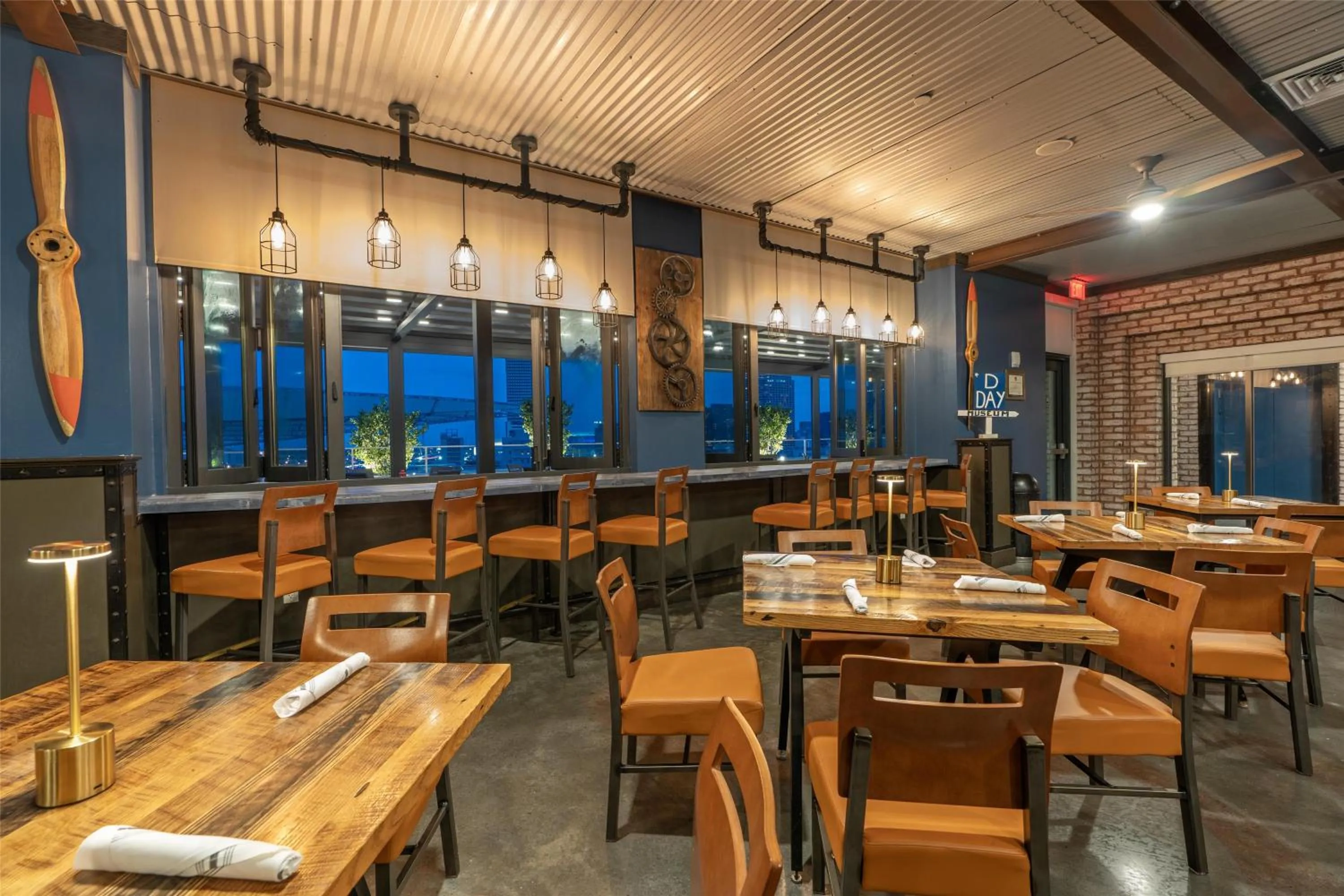 Restaurant/places to eat in The Higgins Hotel New Orleans, Curio Collection by Hilton