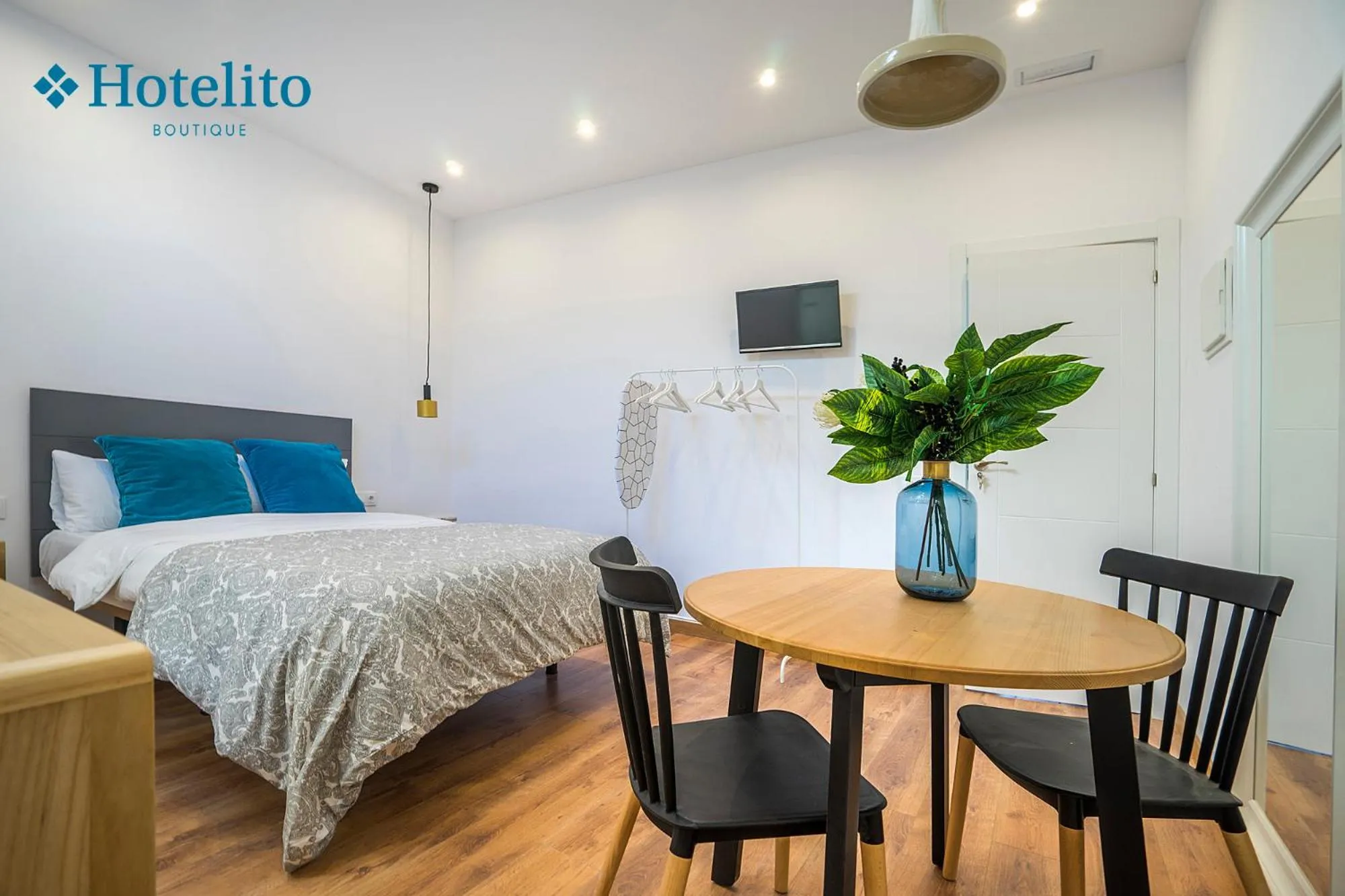 Bedroom, Bed in Hotelito Boutique Badalona Mar